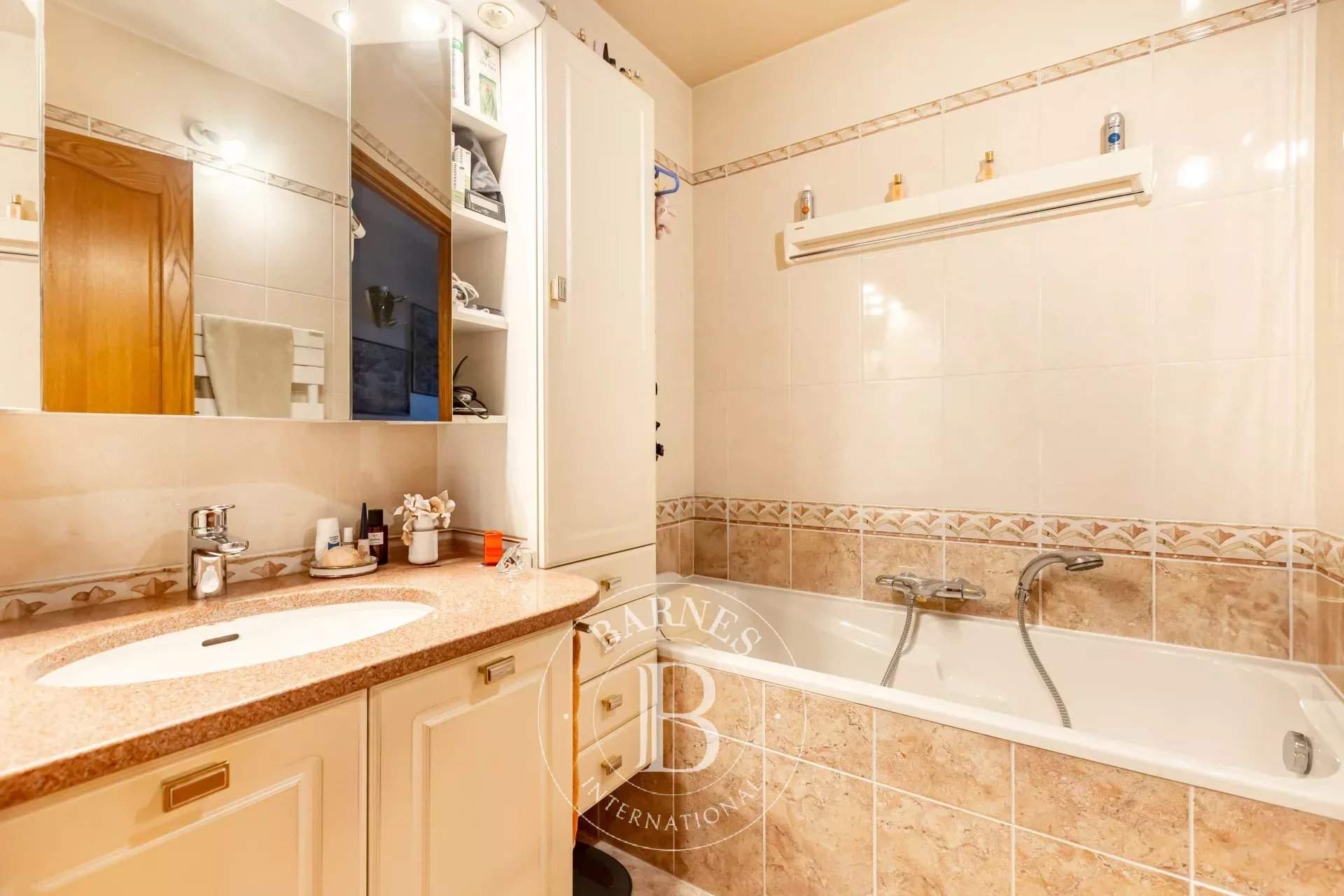 Paris  - Appartement 5 Pièces 3 Chambres - picture 10