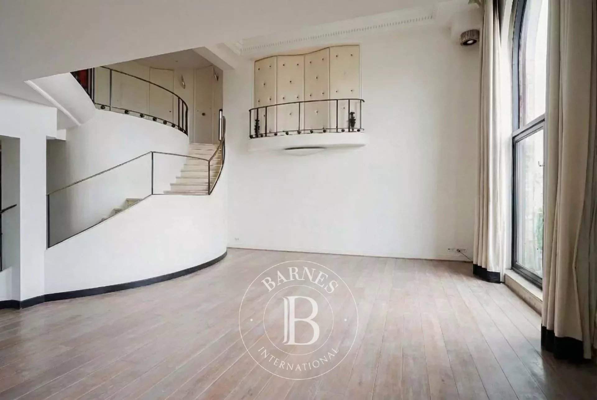 Paris  - Appartement 5 Pi&egrave;ces 3 Chambres - picture 5