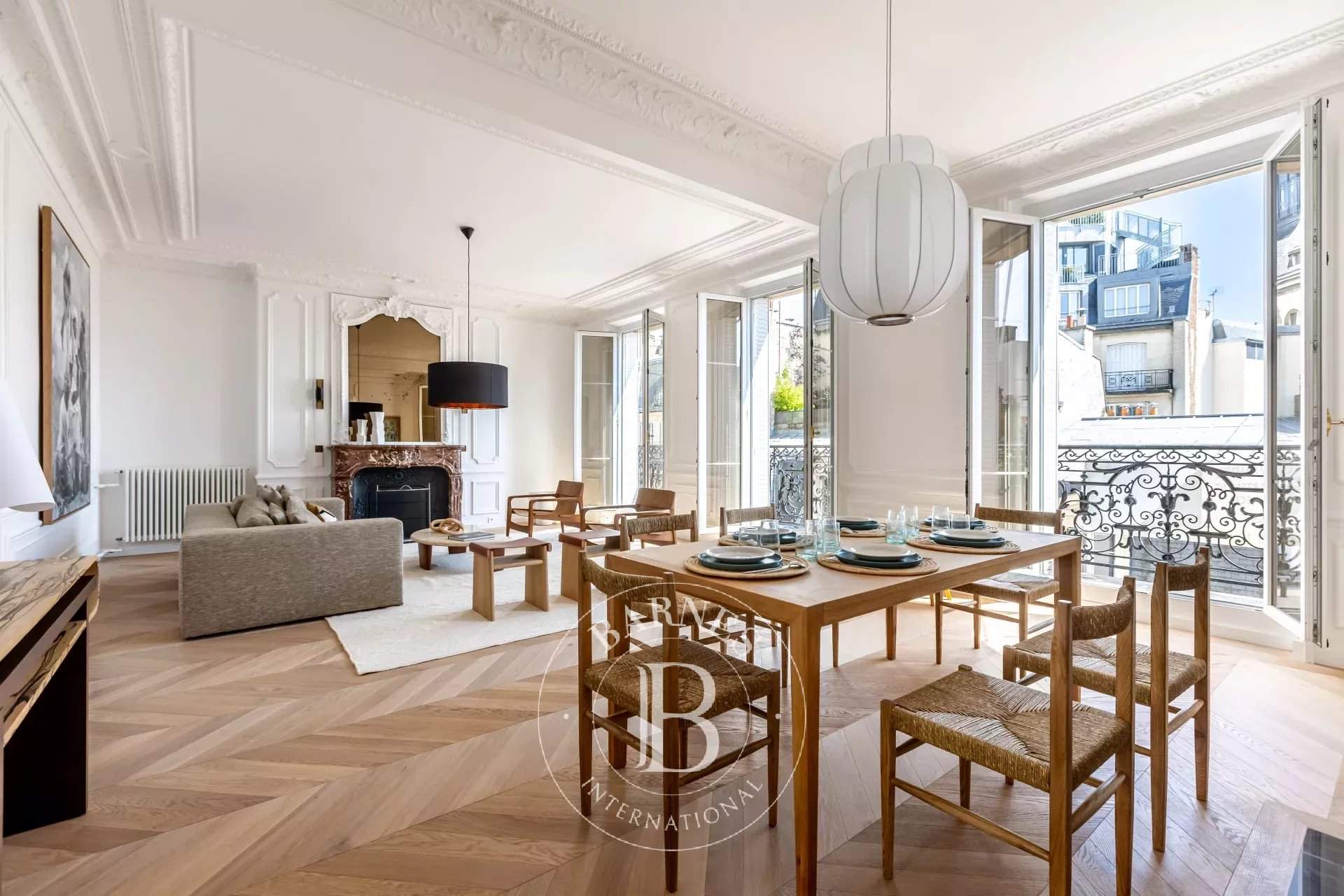 Paris  - Apartment 4 Bedrooms - picture 1