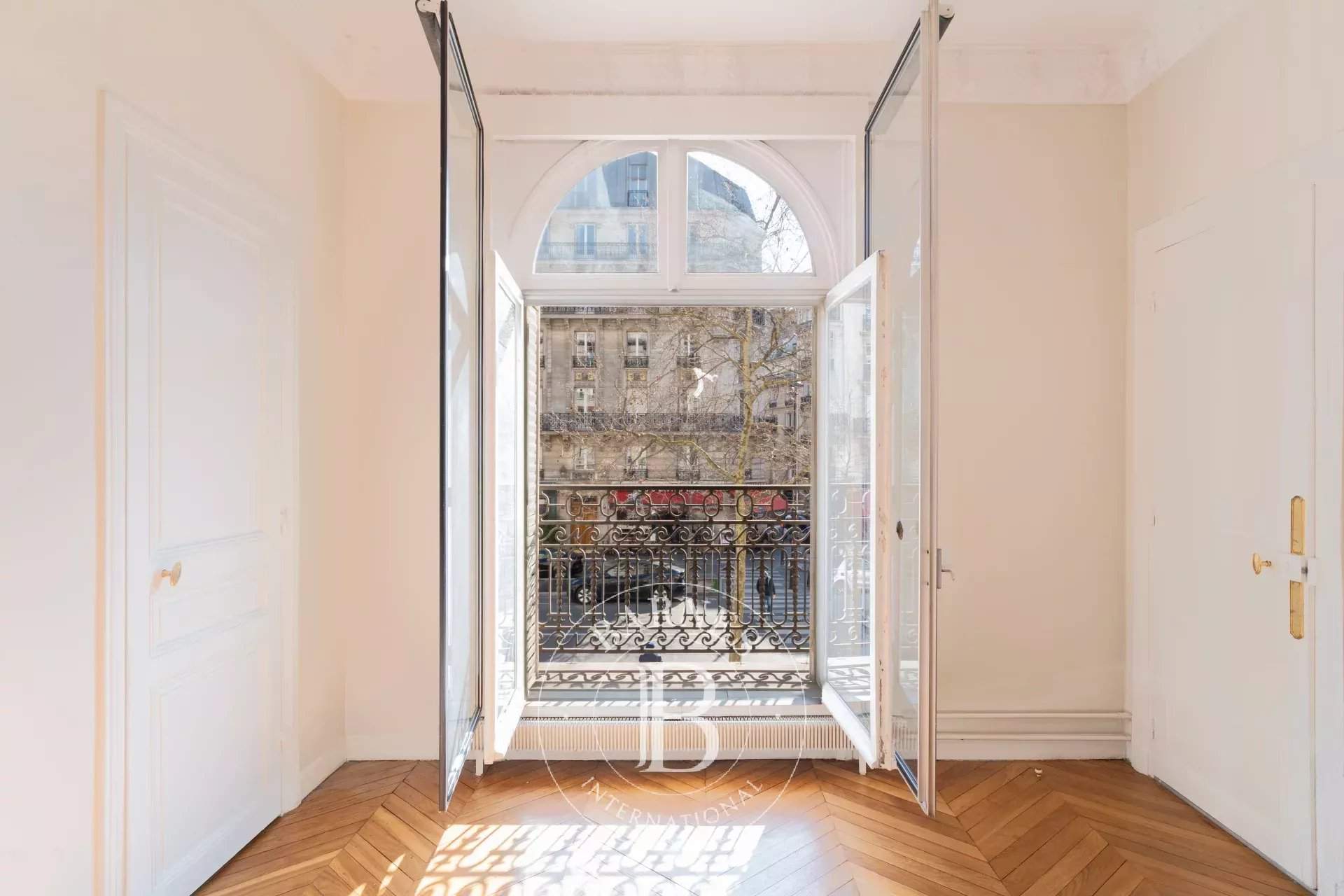 Paris  - Appartement 7 Pièces 5 Chambres - picture 10