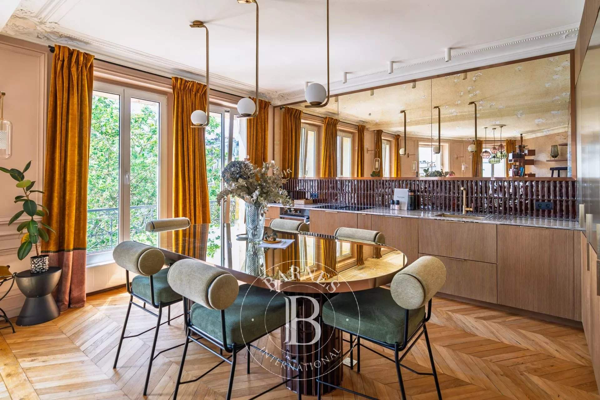 Paris  - Apartment 4 Bedrooms - picture 17