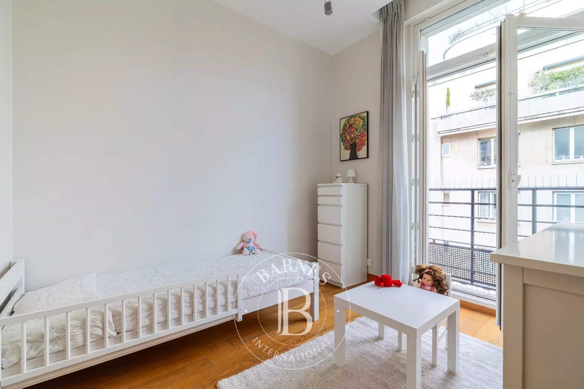 Paris  - Apartment 3 Bedrooms - picture 7