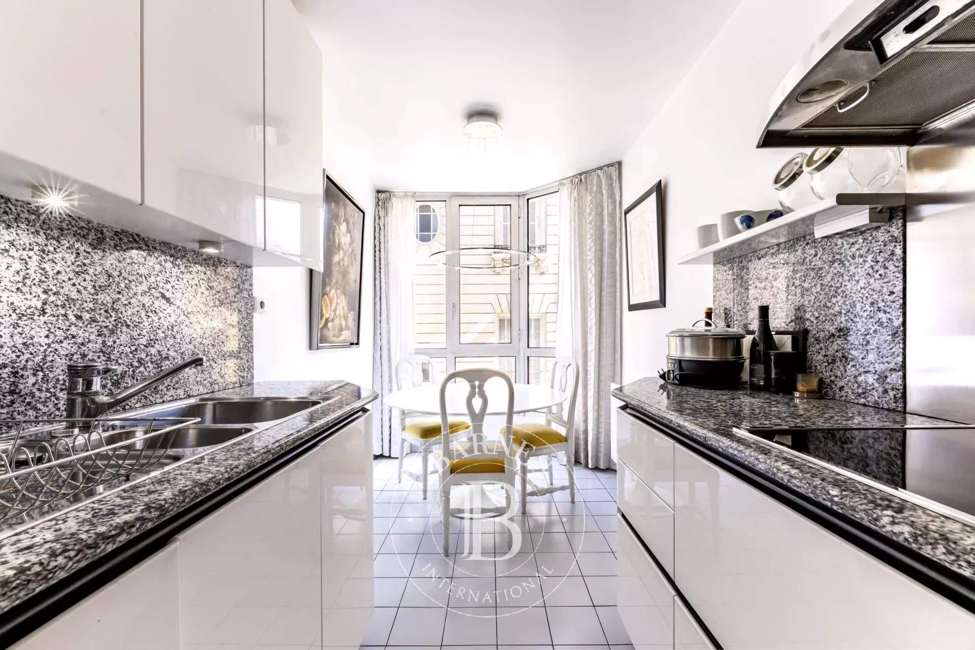 Paris  - Apartment 3 Bedrooms - picture 13