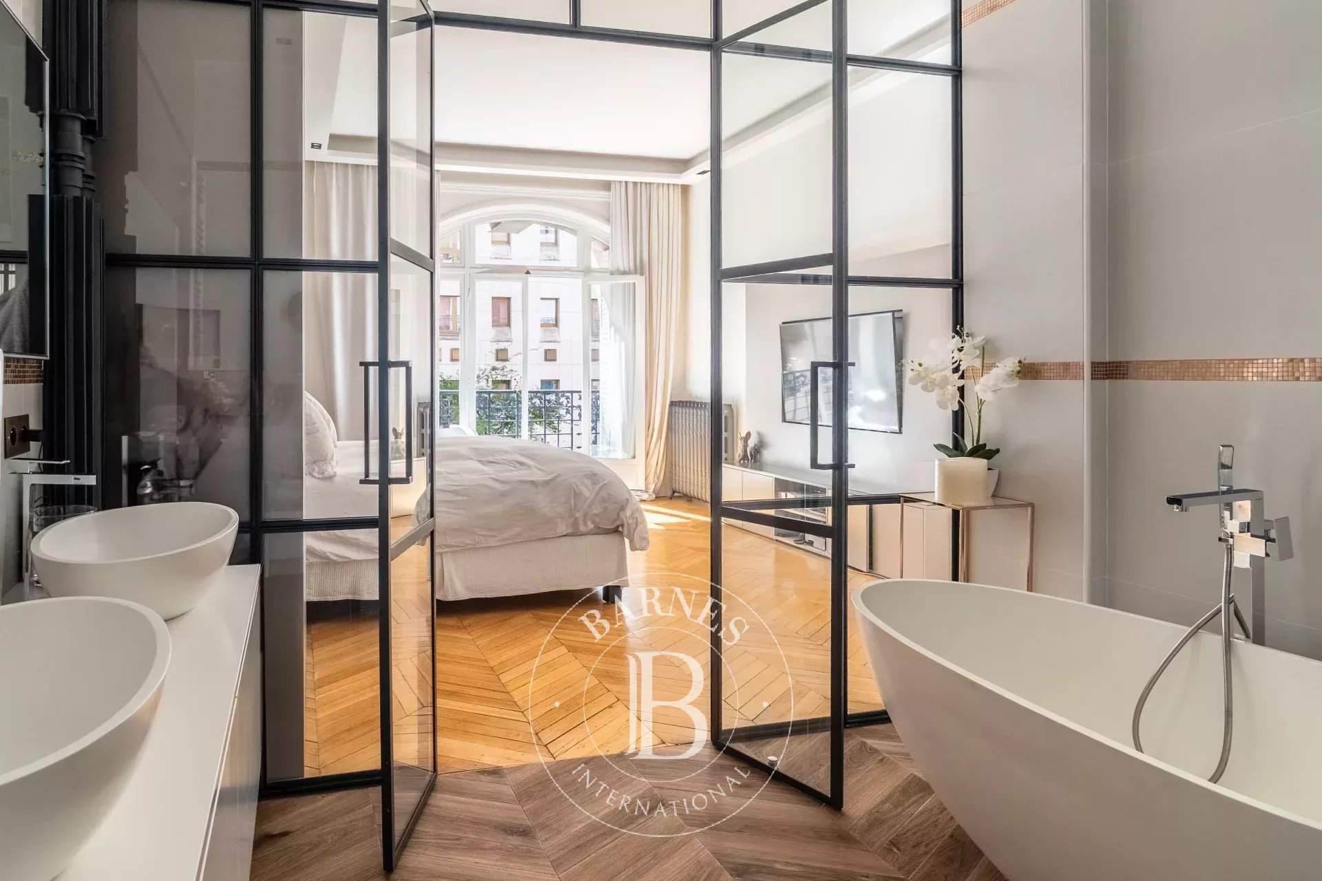 Paris  - Apartment 4 Bedrooms - picture 8