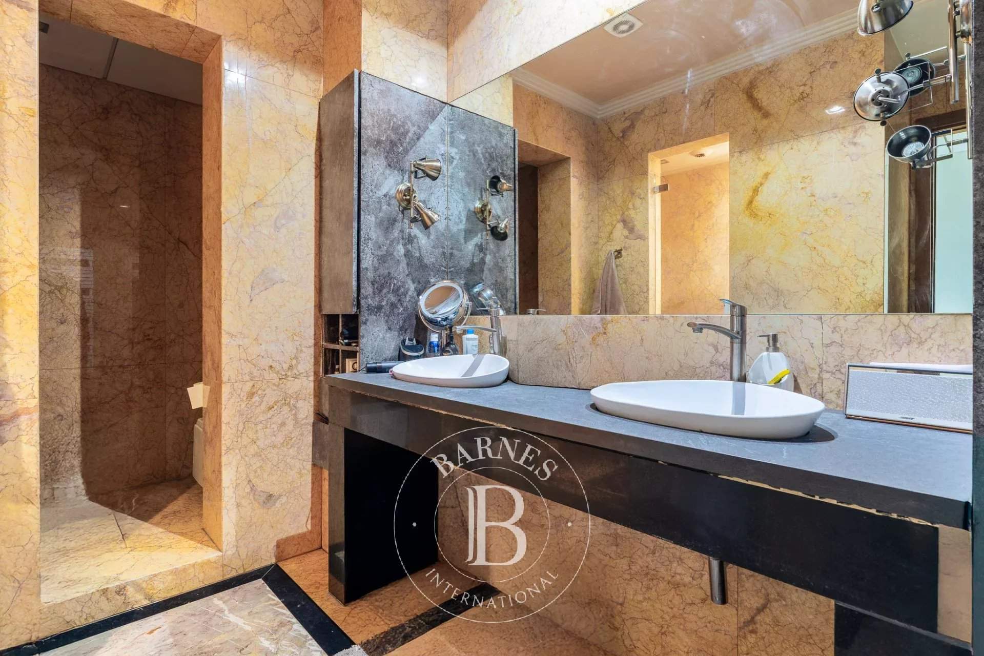 Paris  - Appartement 9 Pi&egrave;ces 4 Chambres - picture 8