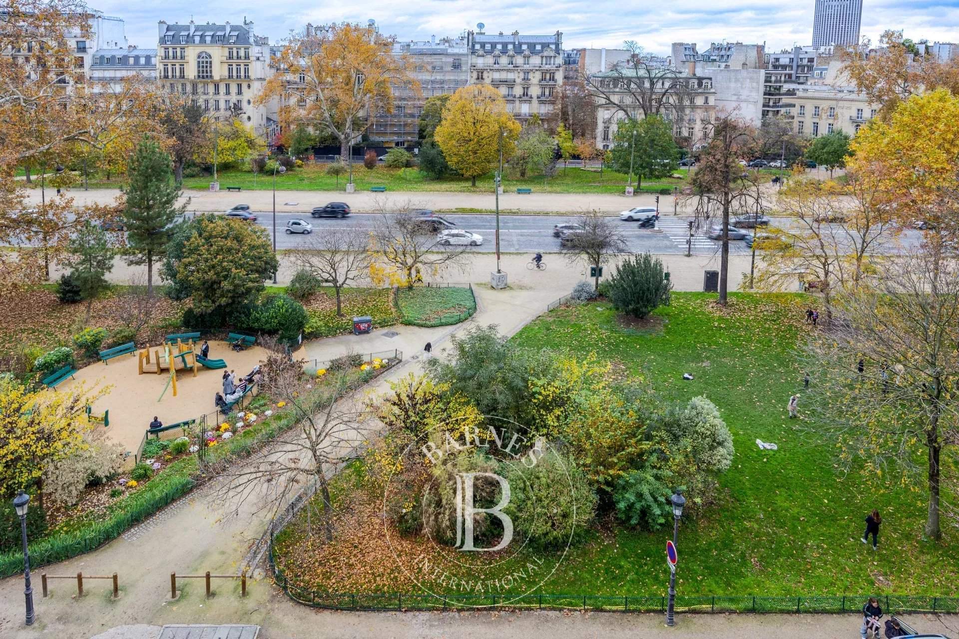Paris  - Appartement 5 Pi&egrave;ces 2 Chambres - picture 6