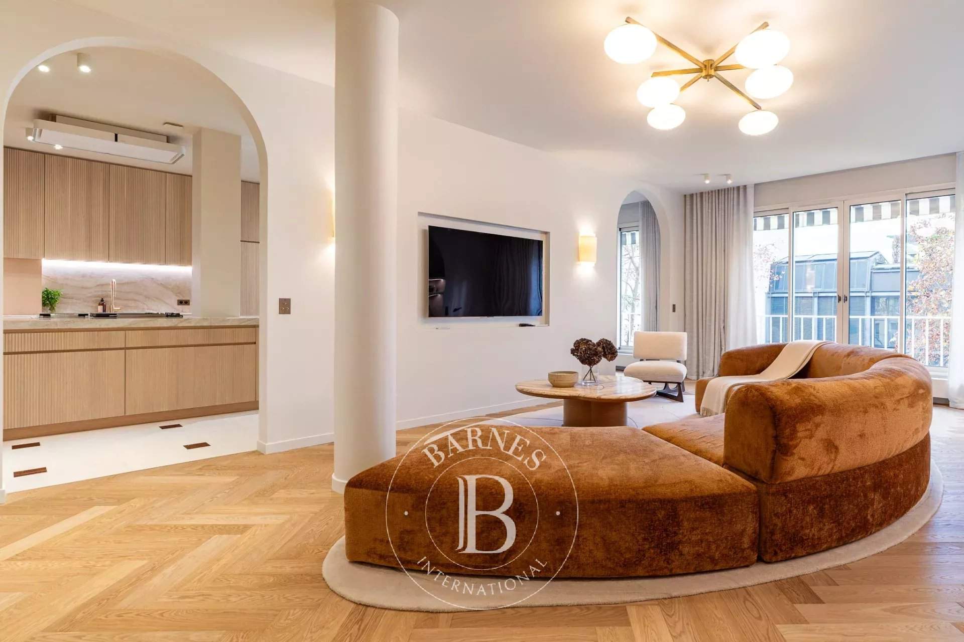Paris  - Apartment 3 Bedrooms - picture 1