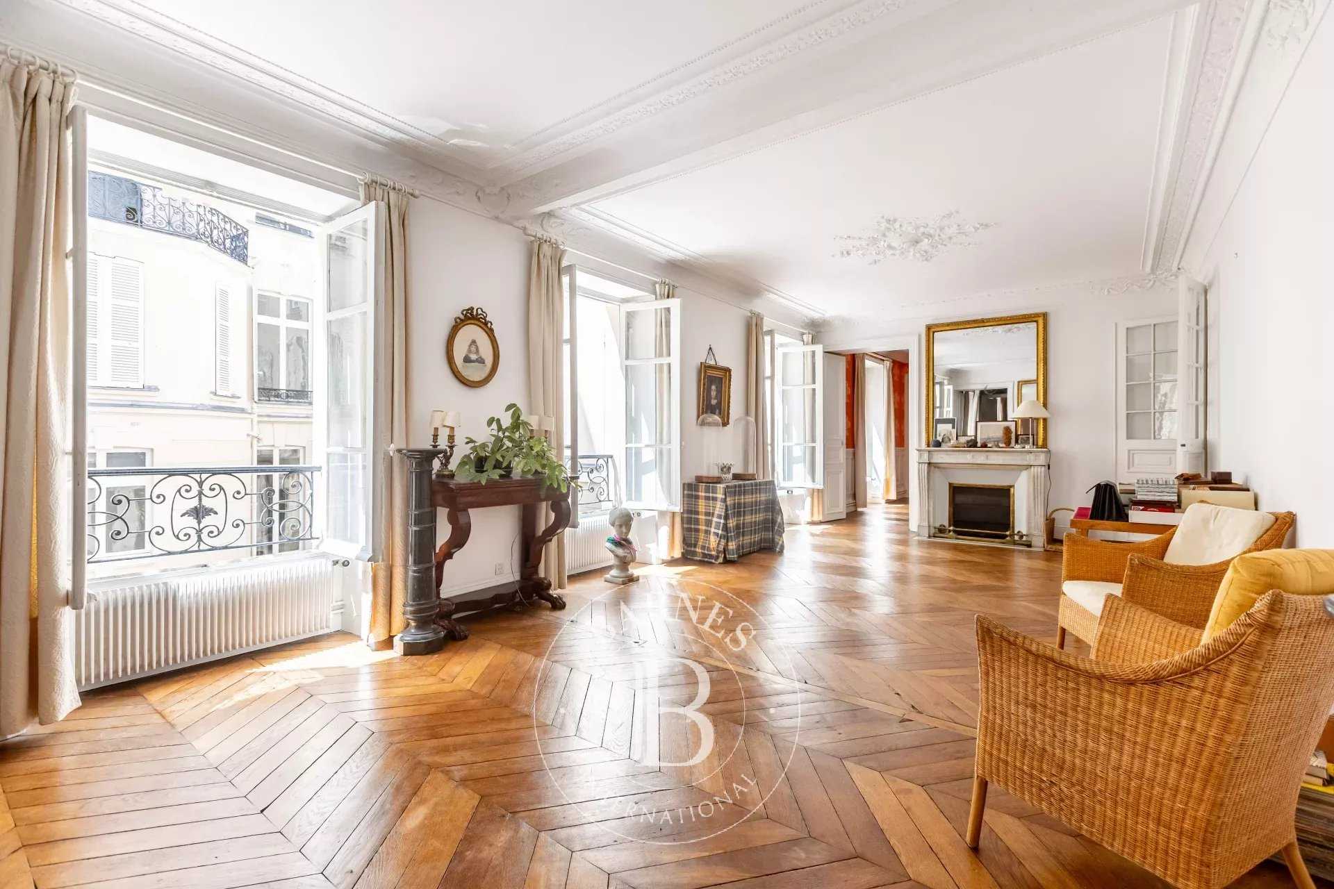 Paris  - Apartment 4 Bedrooms