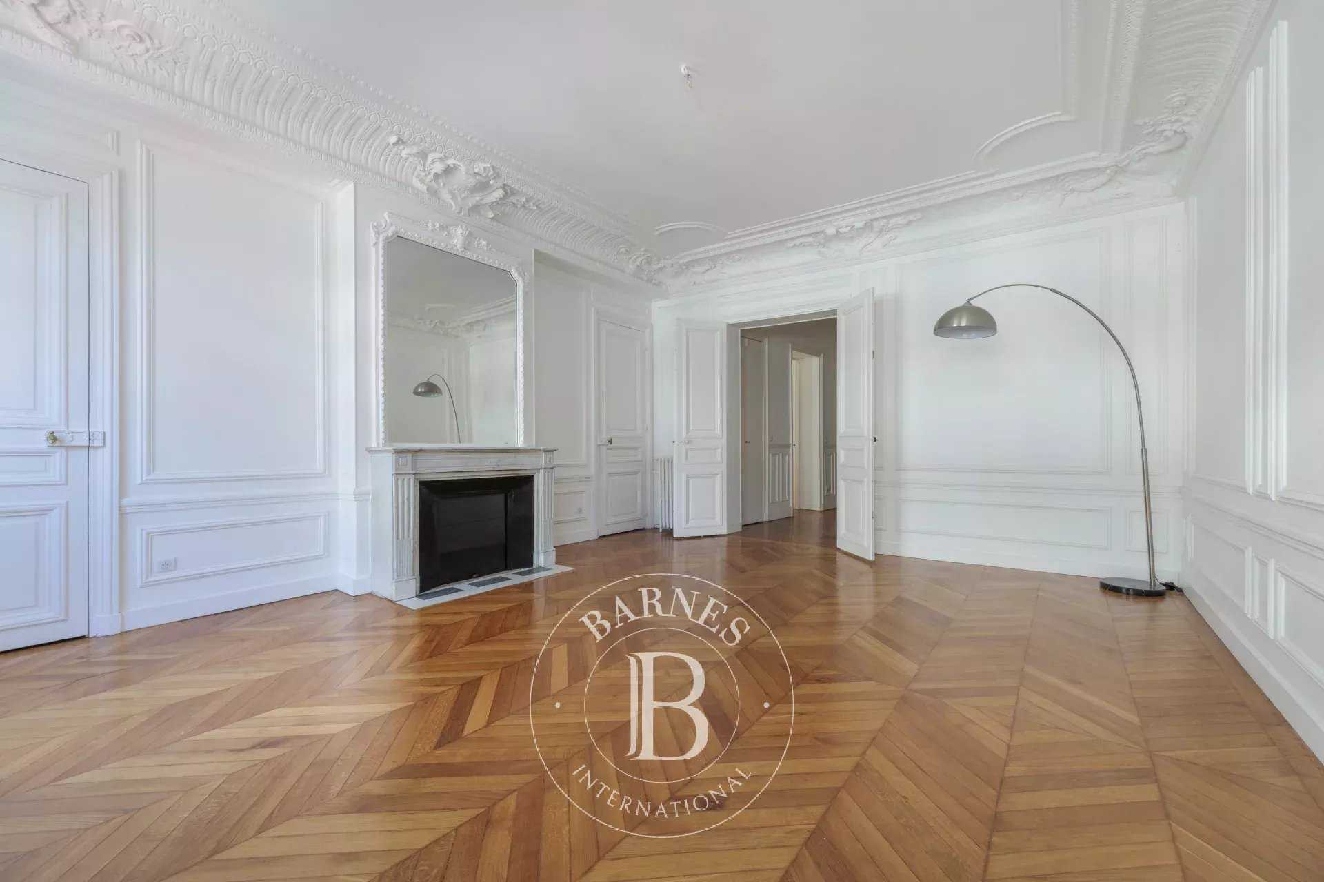 Paris  - Apartment 3 Bedrooms