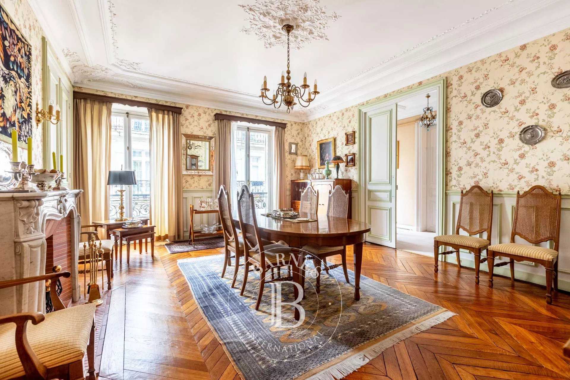 Paris  - Apartment 4 Bedrooms