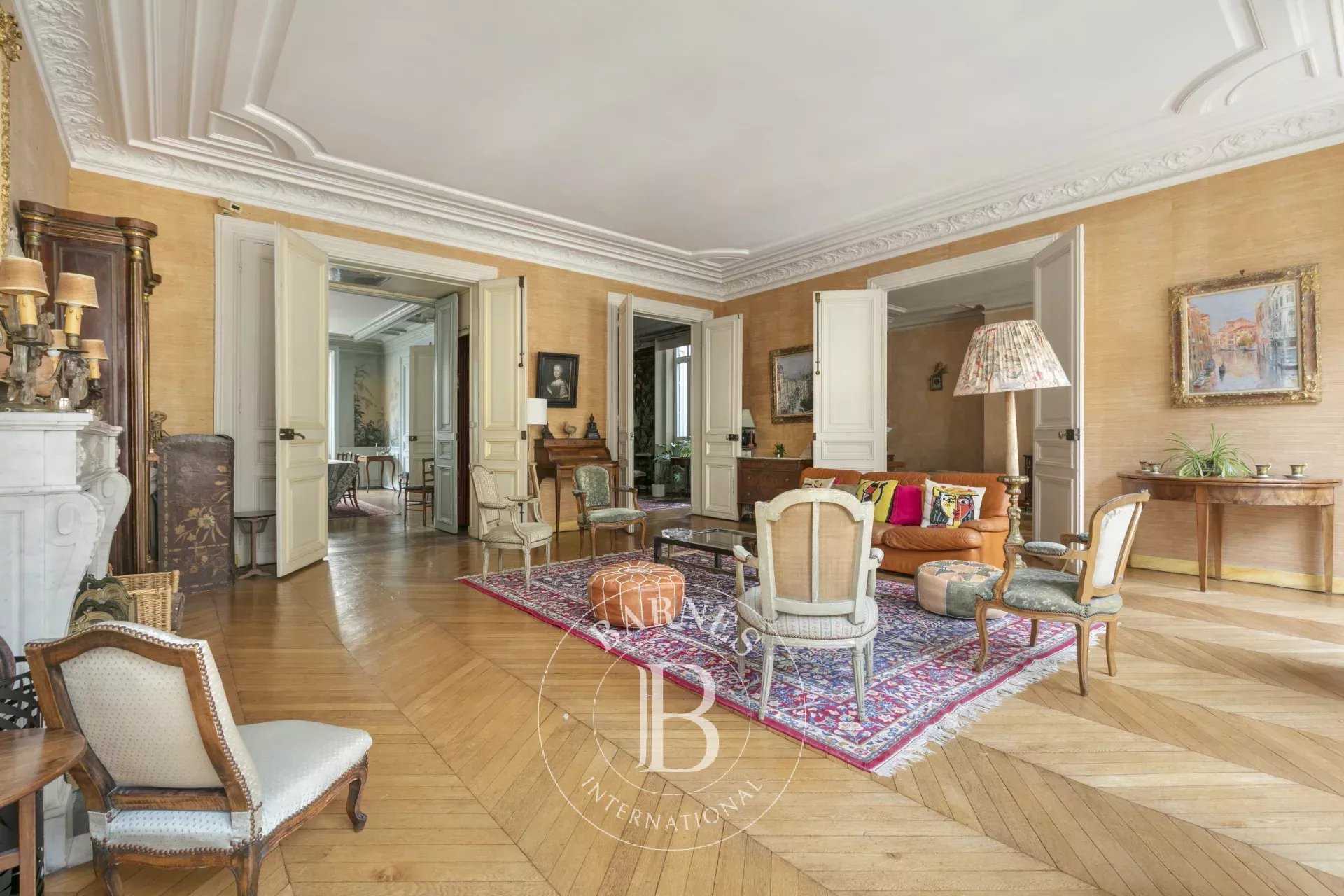 Paris  - Apartment 5 Bedrooms