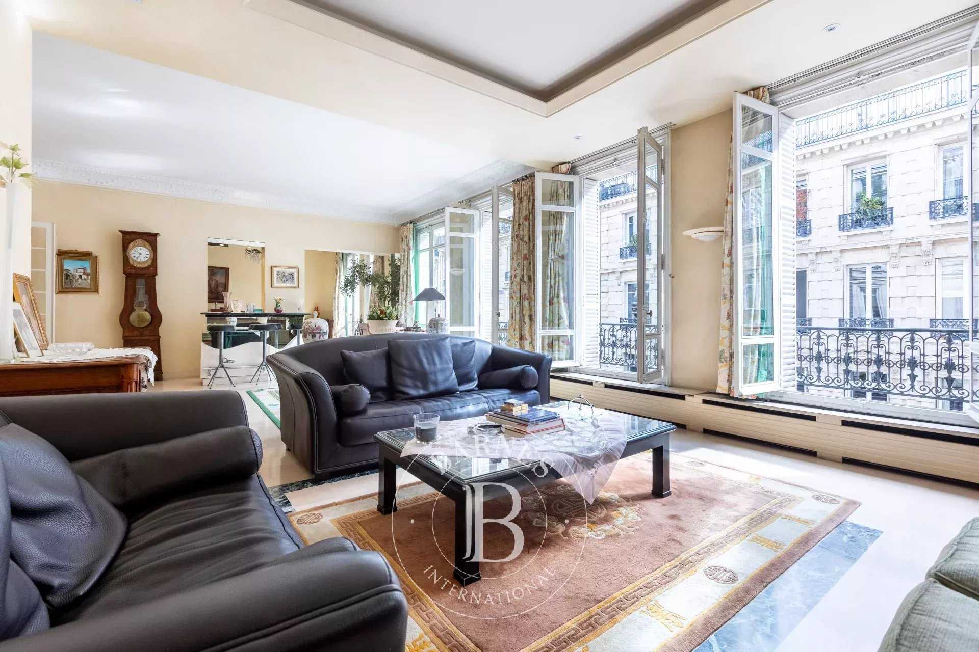 Paris  - Apartment 4 Bedrooms