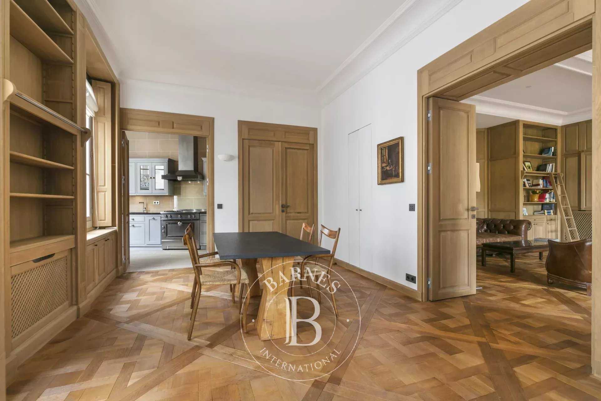 Paris  - Appartement 4 Pièces, 1 Chambre