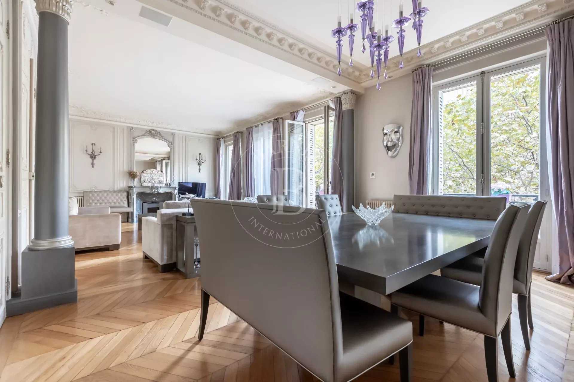 Paris  - Apartment 3 Bedrooms