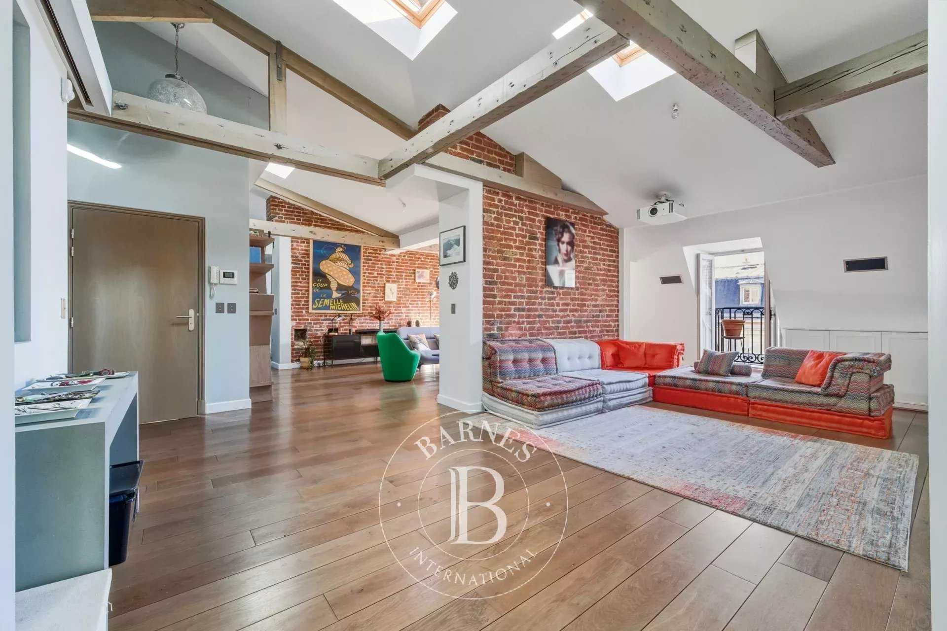 Paris  - Appartement 6 Pi&egrave;ces 3 Chambres