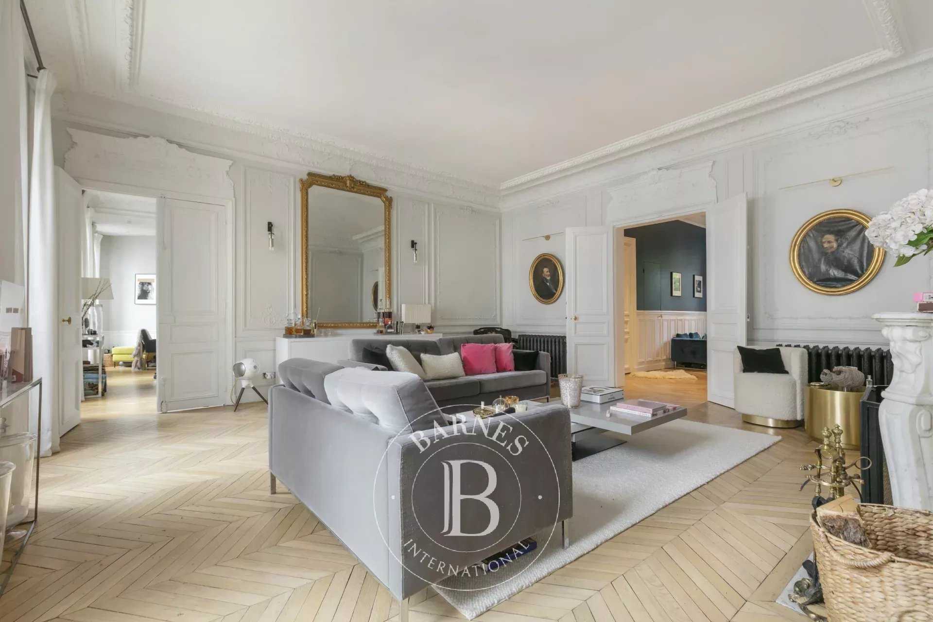 Paris  - Appartement 7 Pi&egrave;ces 4 Chambres