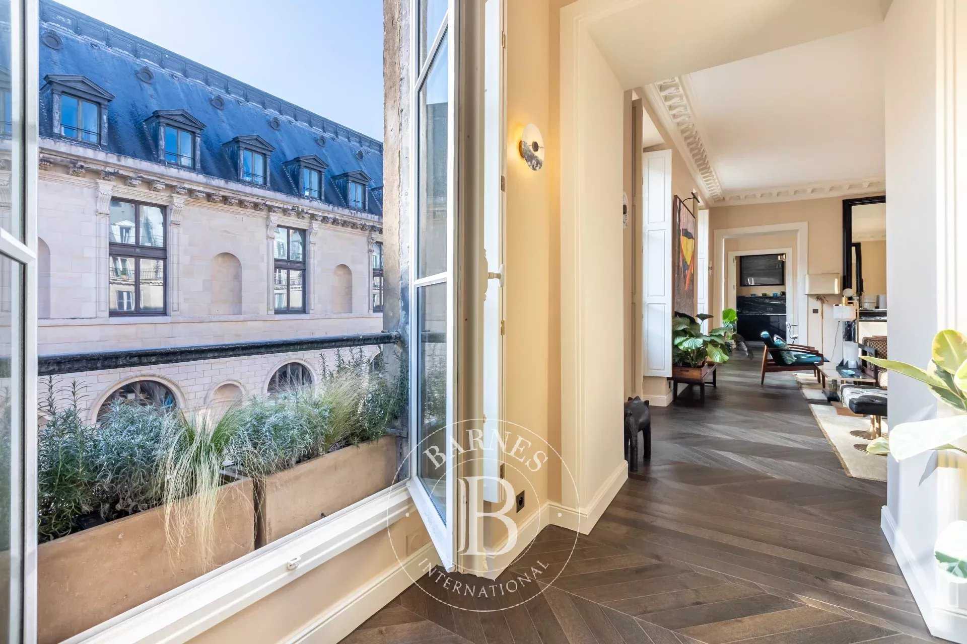 Paris  - Appartement 6 Pièces 4 Chambres