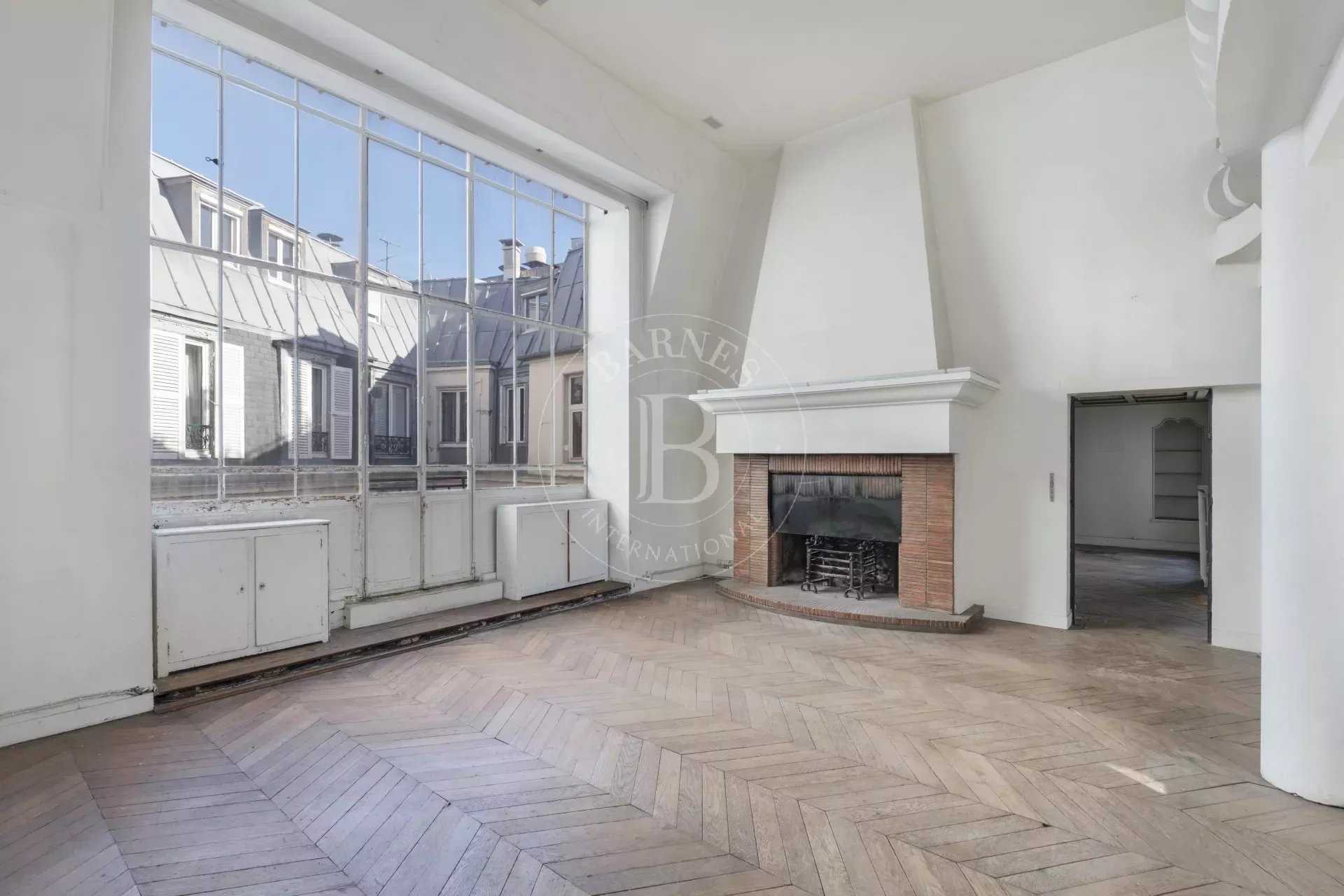 Apartment for sale 5 Bedrooms 2906 sq ft Paris 8 FaubourgduRoule €