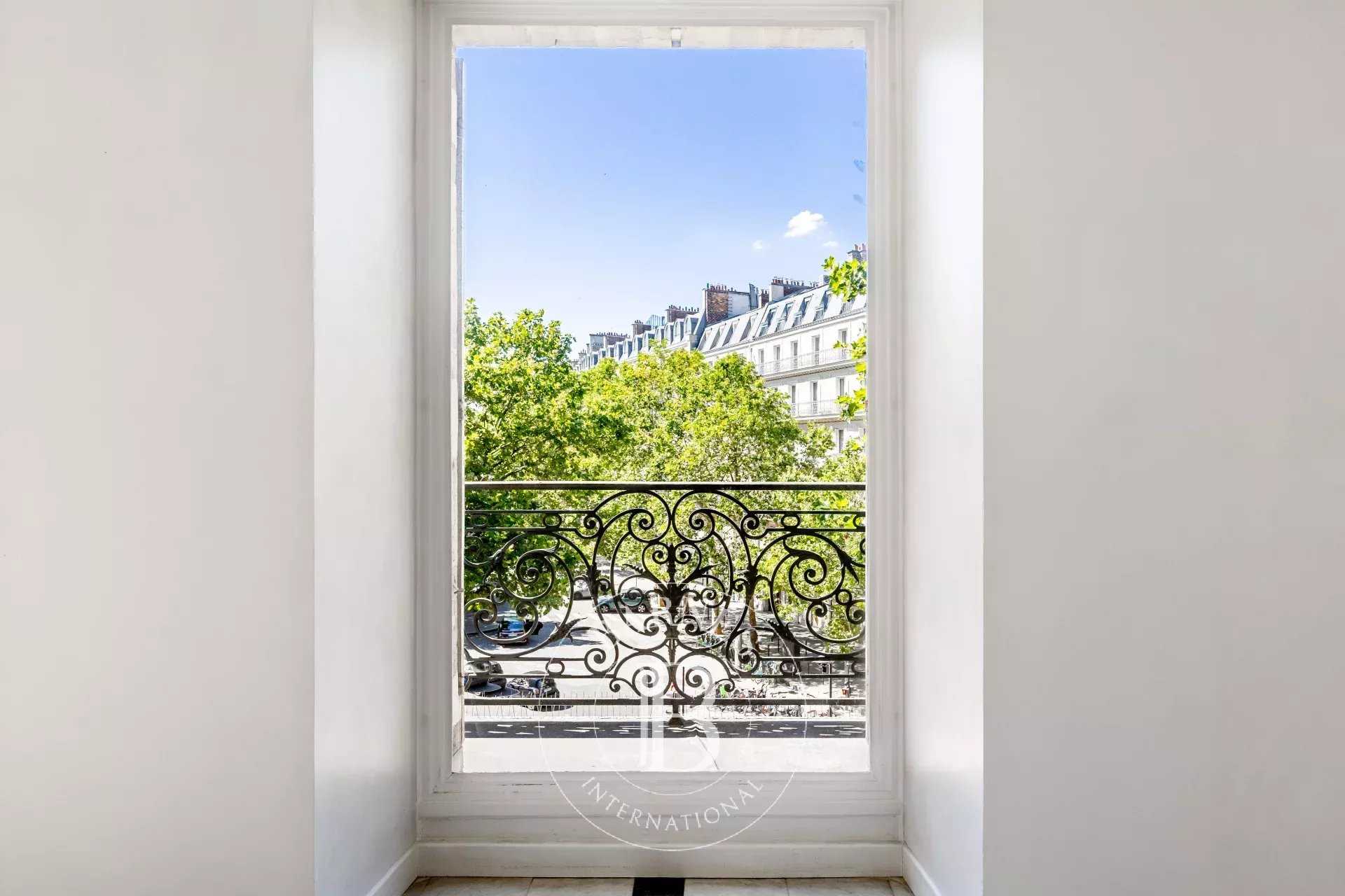 Paris  - Appartement 6 Pi&egrave;ces 4 Chambres