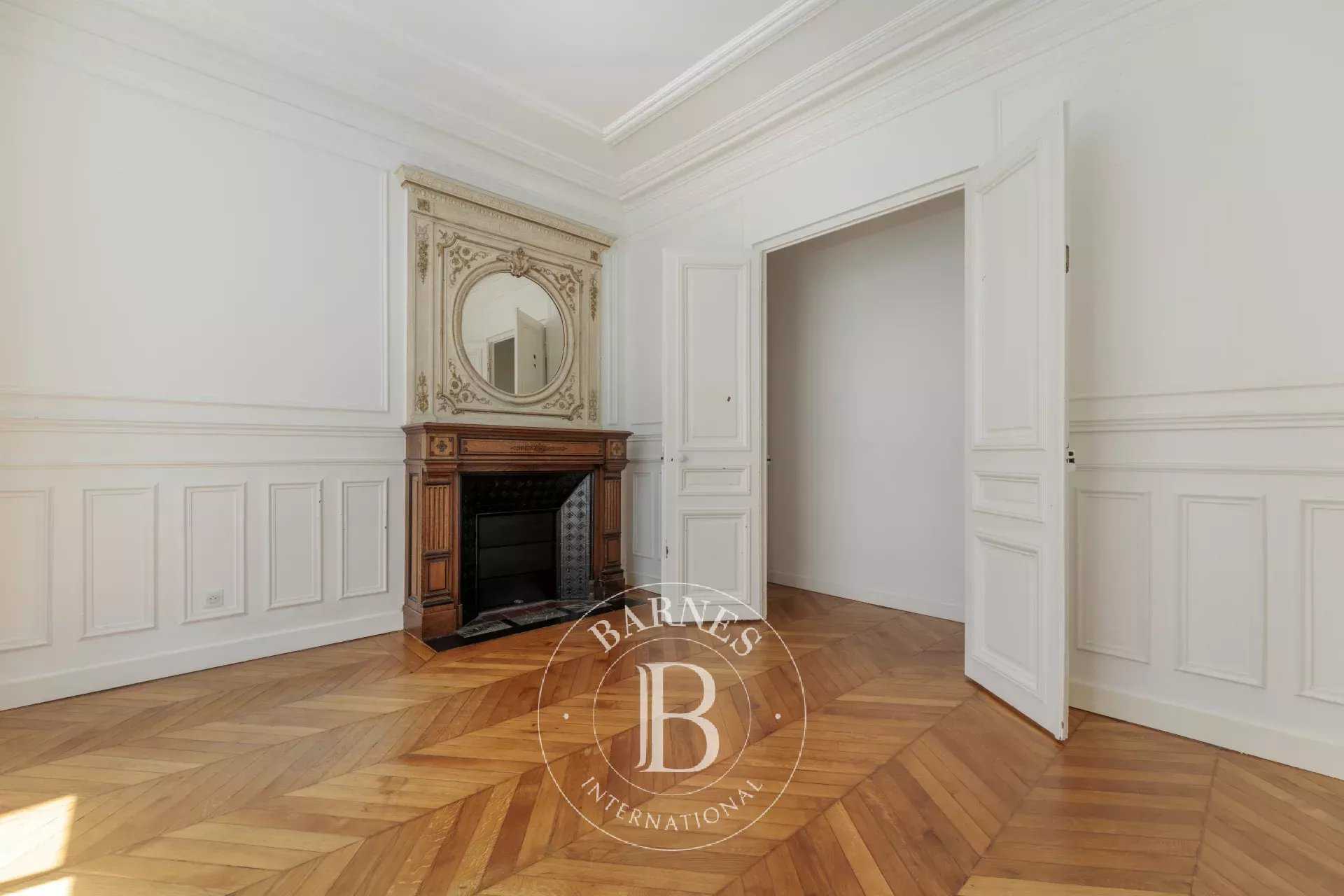 Paris  - Apartment 3 Bedrooms