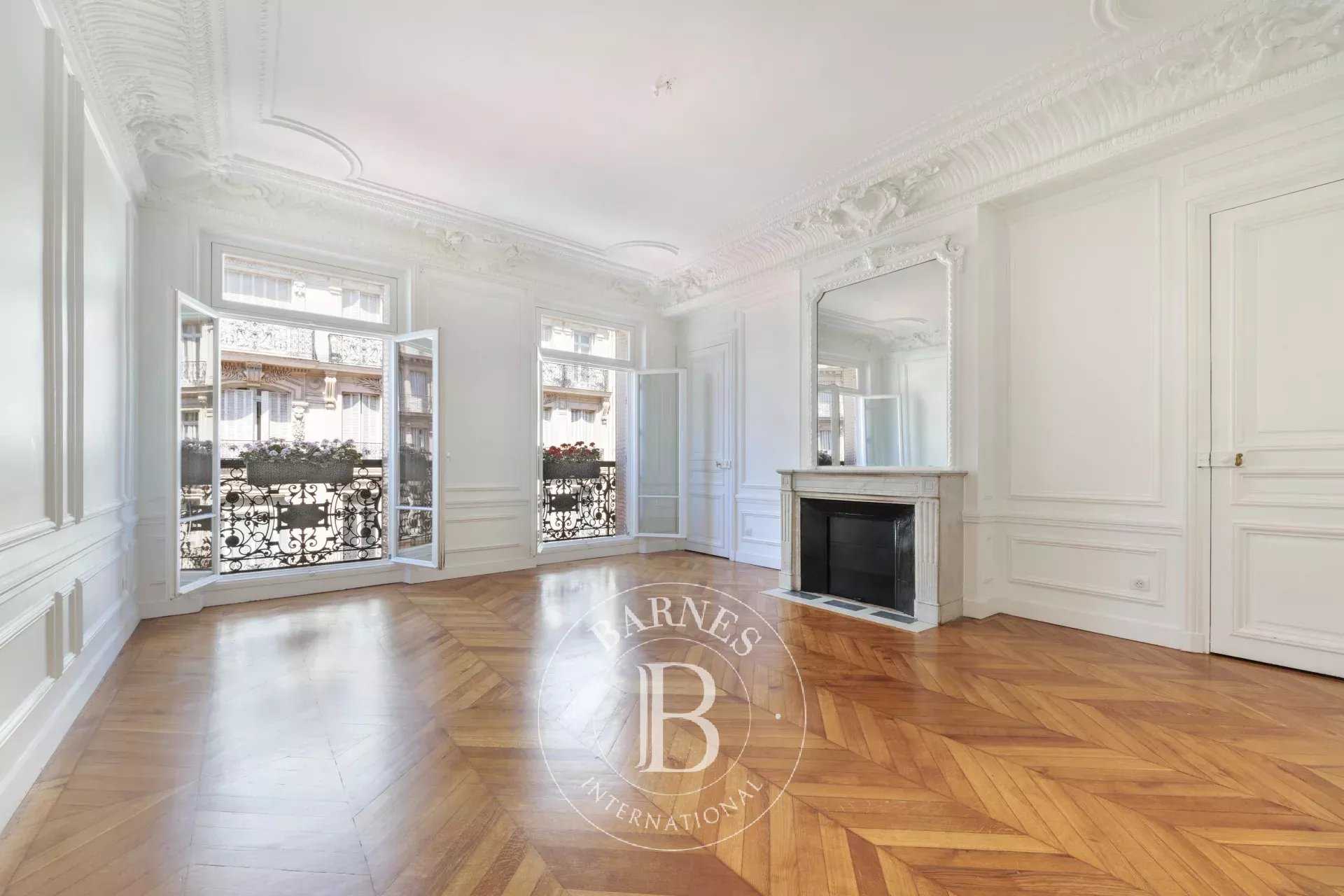 Paris  - Apartment 3 Bedrooms