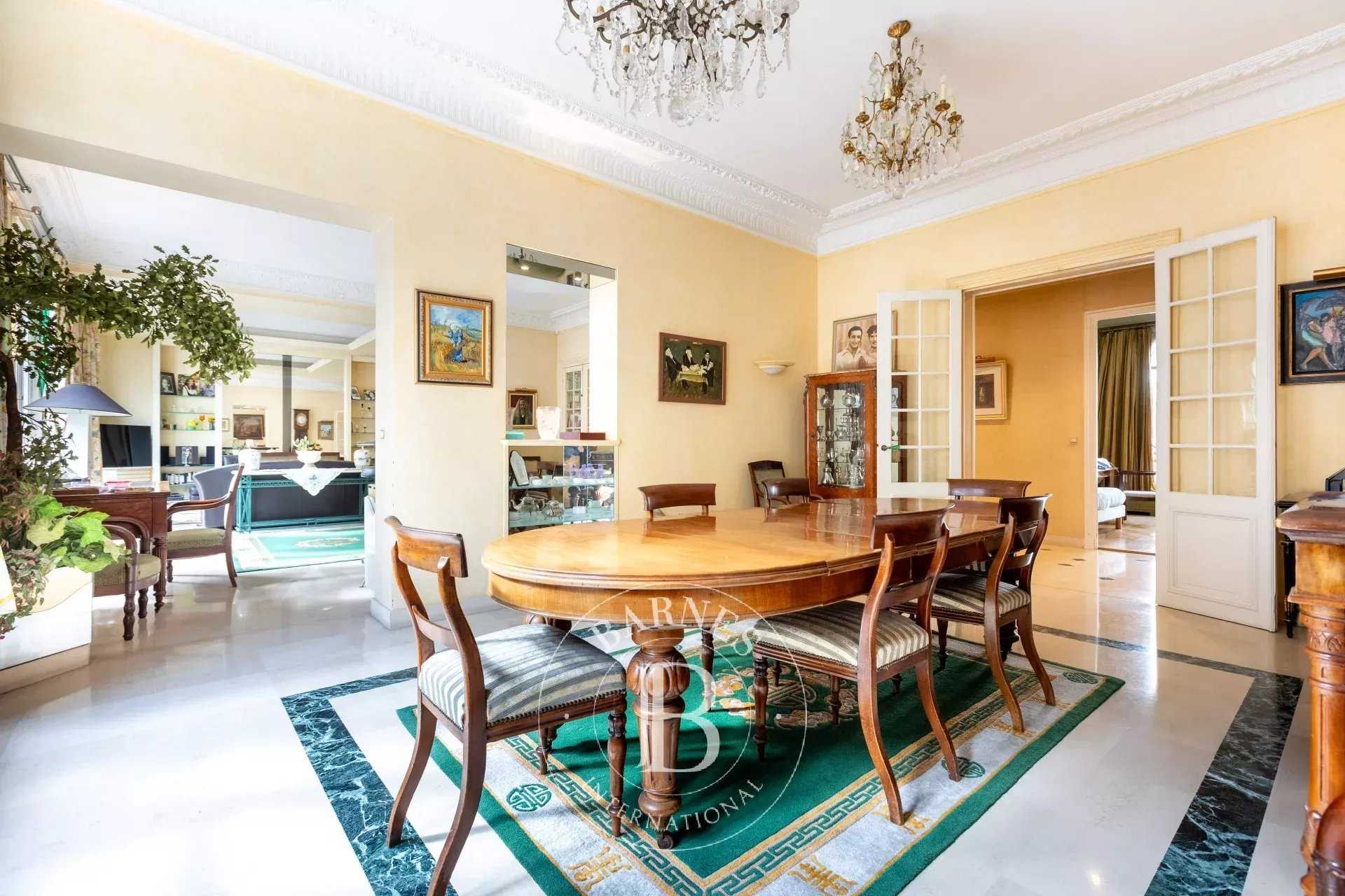 Paris  - Apartment 4 Bedrooms