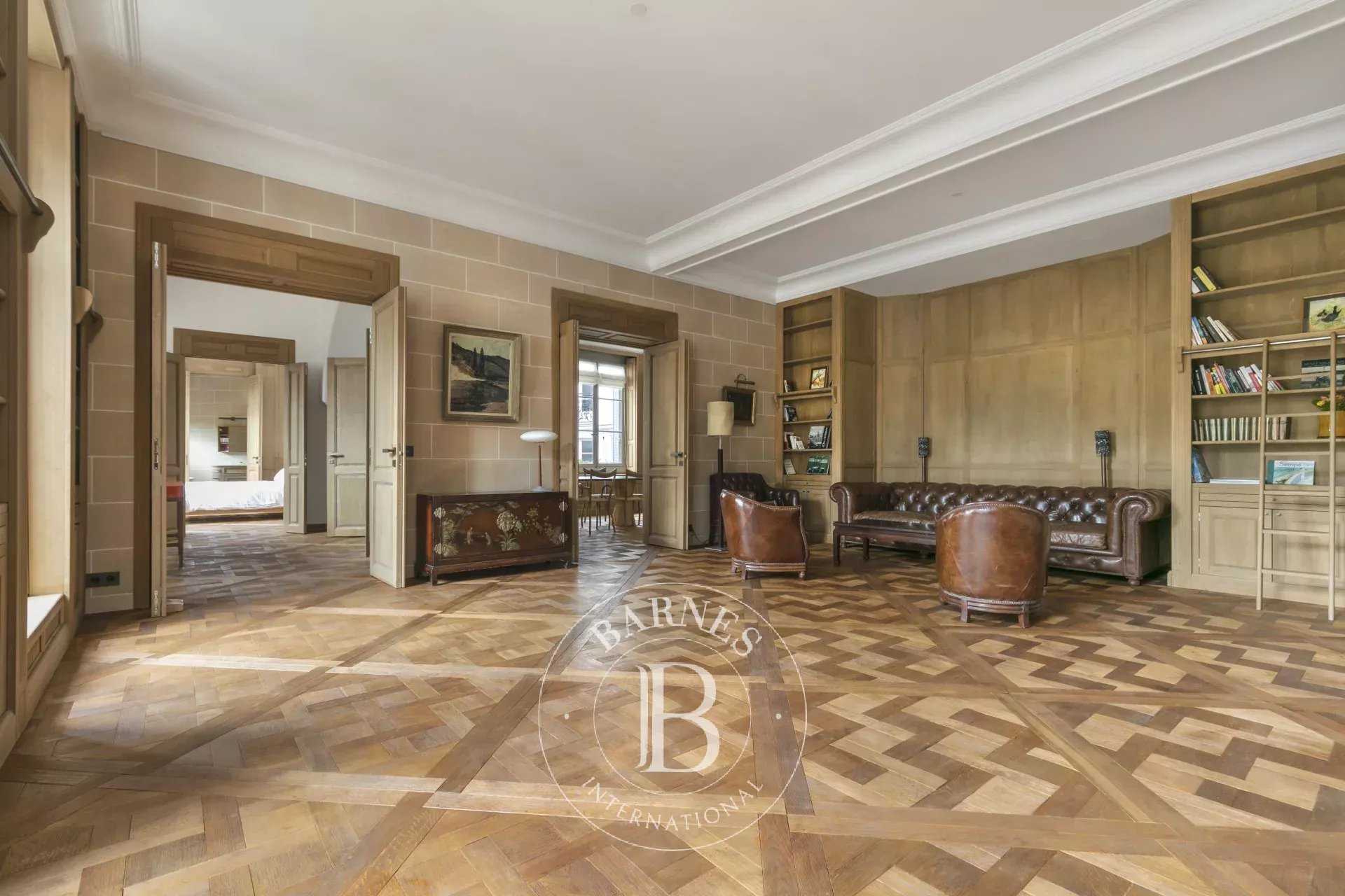Paris  - Appartement 4 Pièces, 1 Chambre