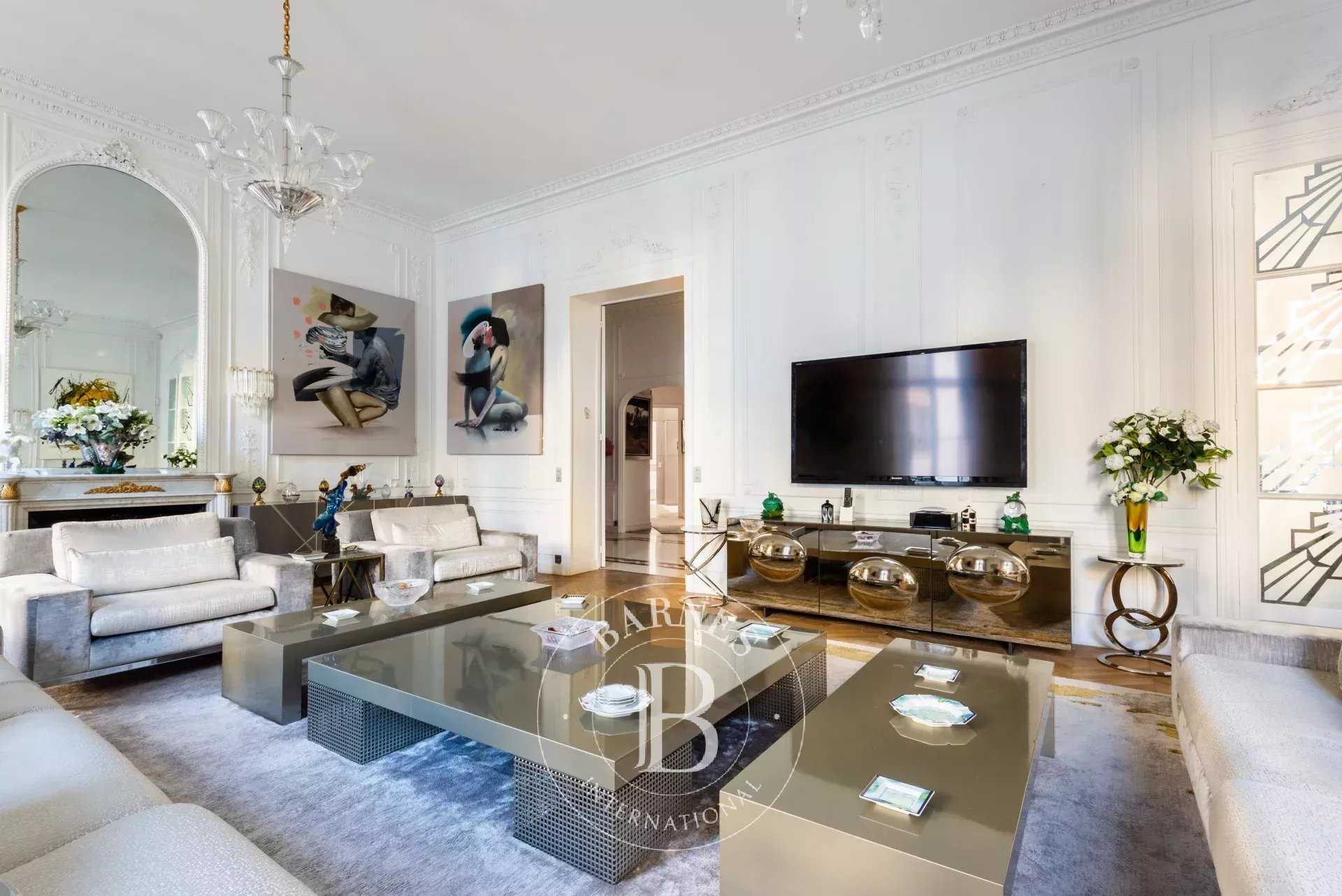 Paris  - Apartment 4 Bedrooms