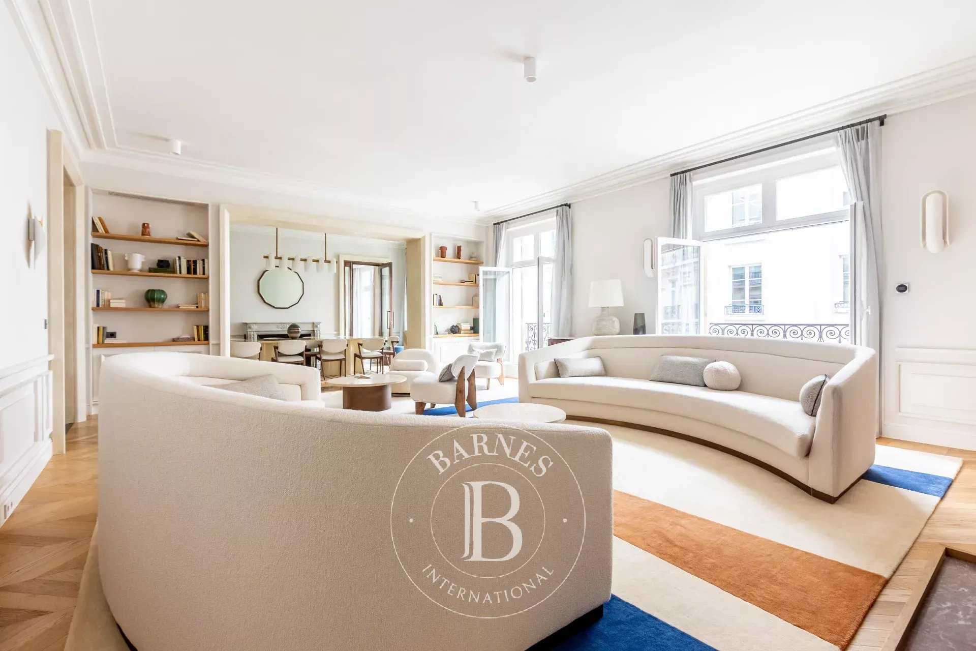 Paris  - Appartement 8 Pi&egrave;ces 5 Chambres