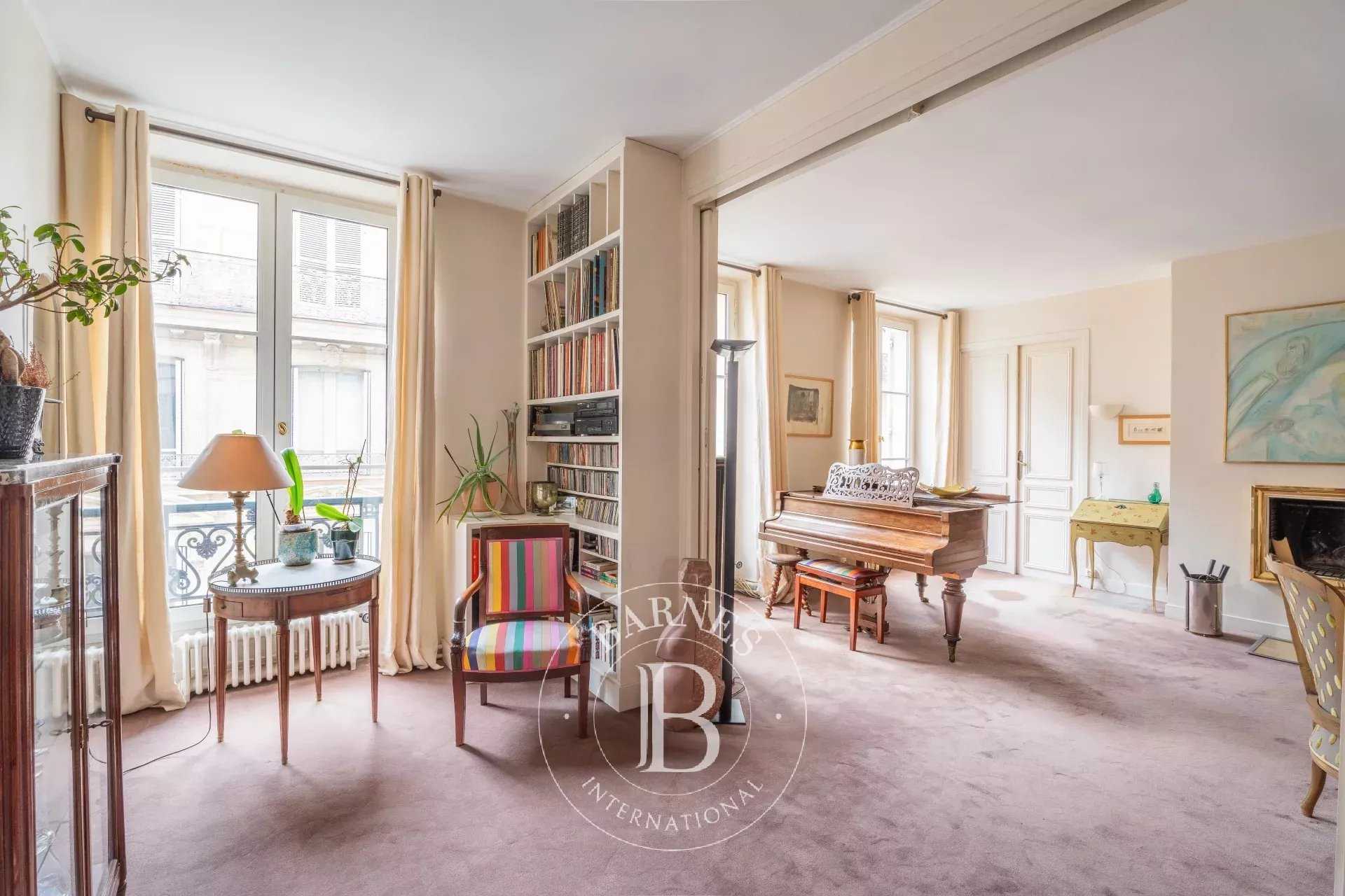 Paris  - Appartement 4 Pièces 2 Chambres
