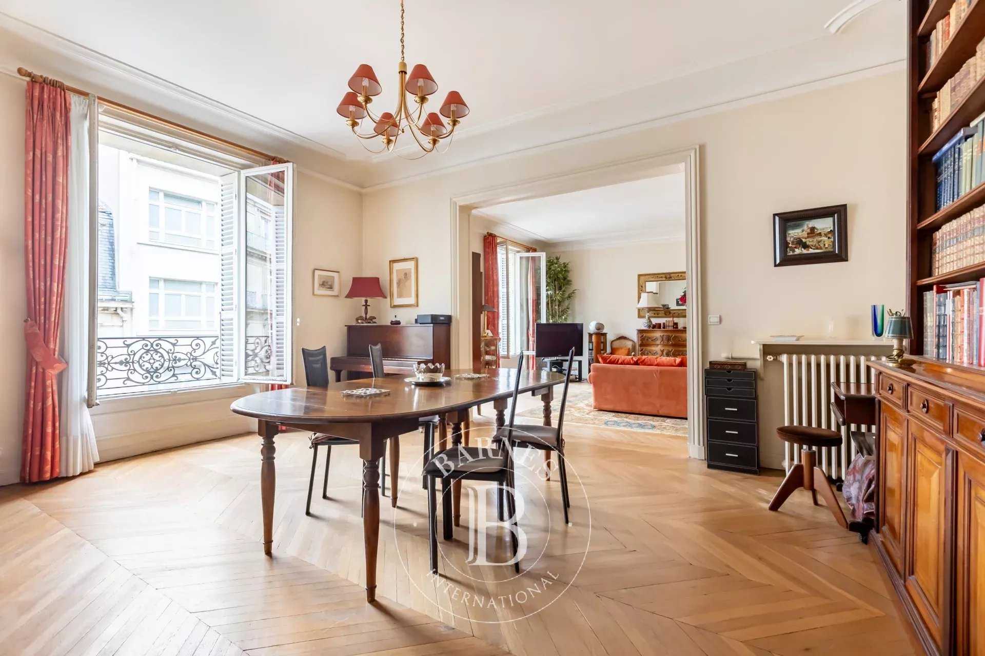 Paris  - Apartment 5 Bedrooms