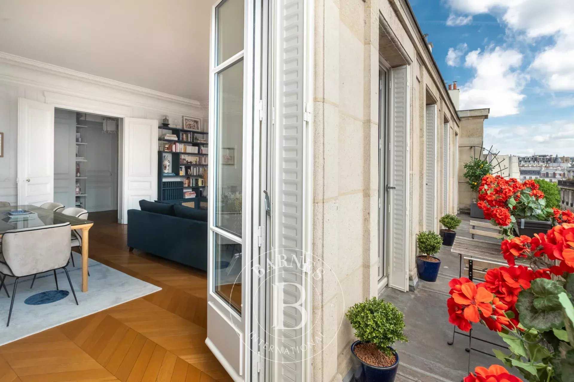 Paris  - Appartement 4 Pièces 3 Chambres