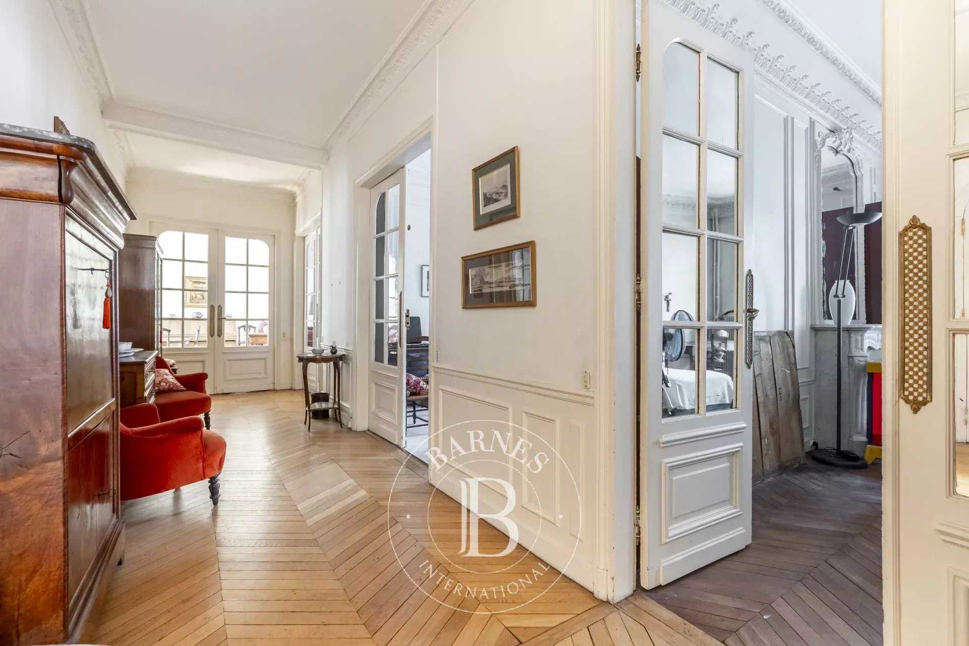 Paris  - Appartement 7 Pièces 4 Chambres