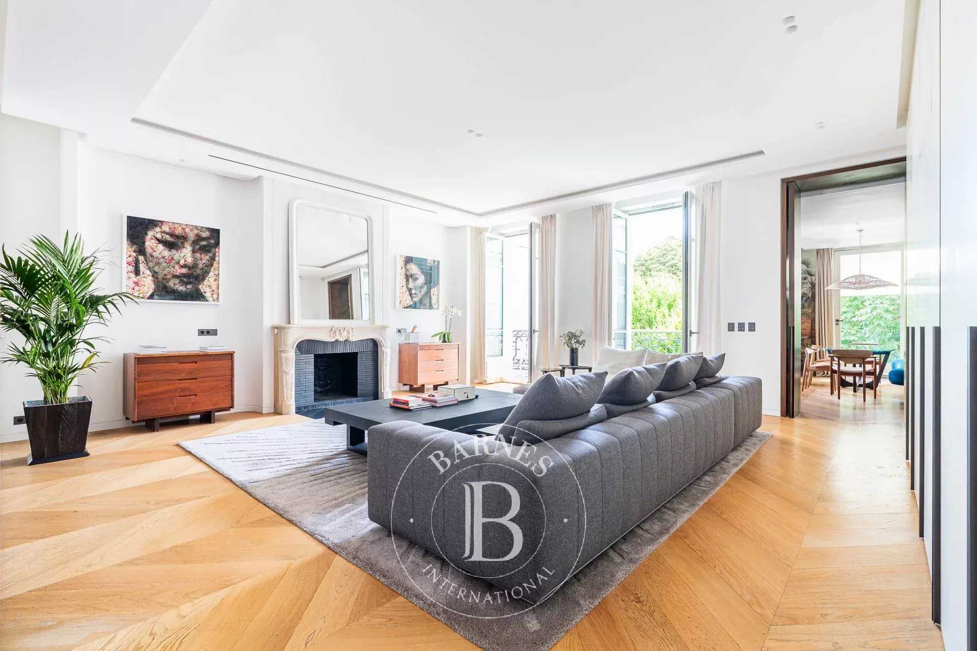 Paris  - Apartment 4 Bedrooms