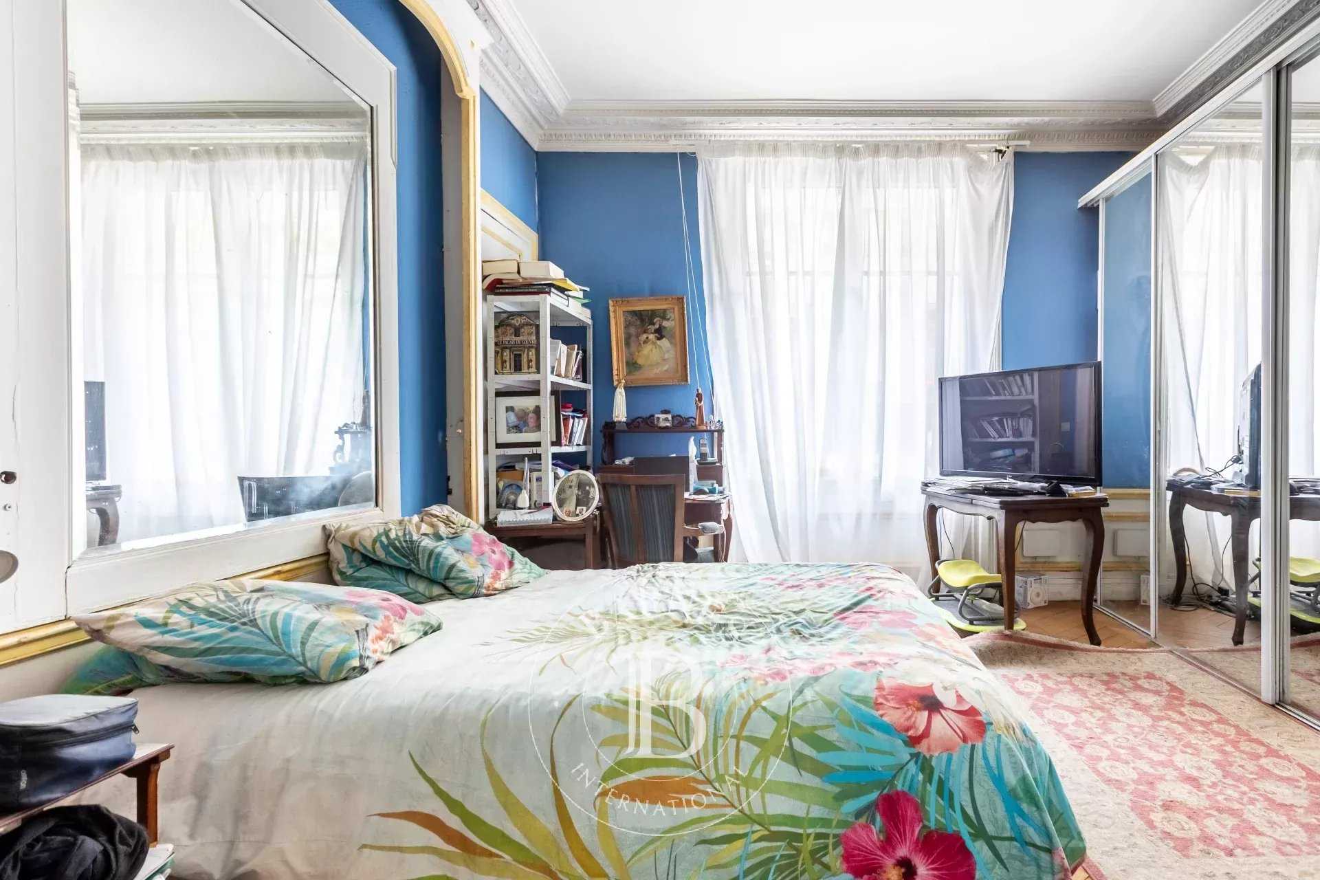 Paris  - Apartment 2 Bedrooms