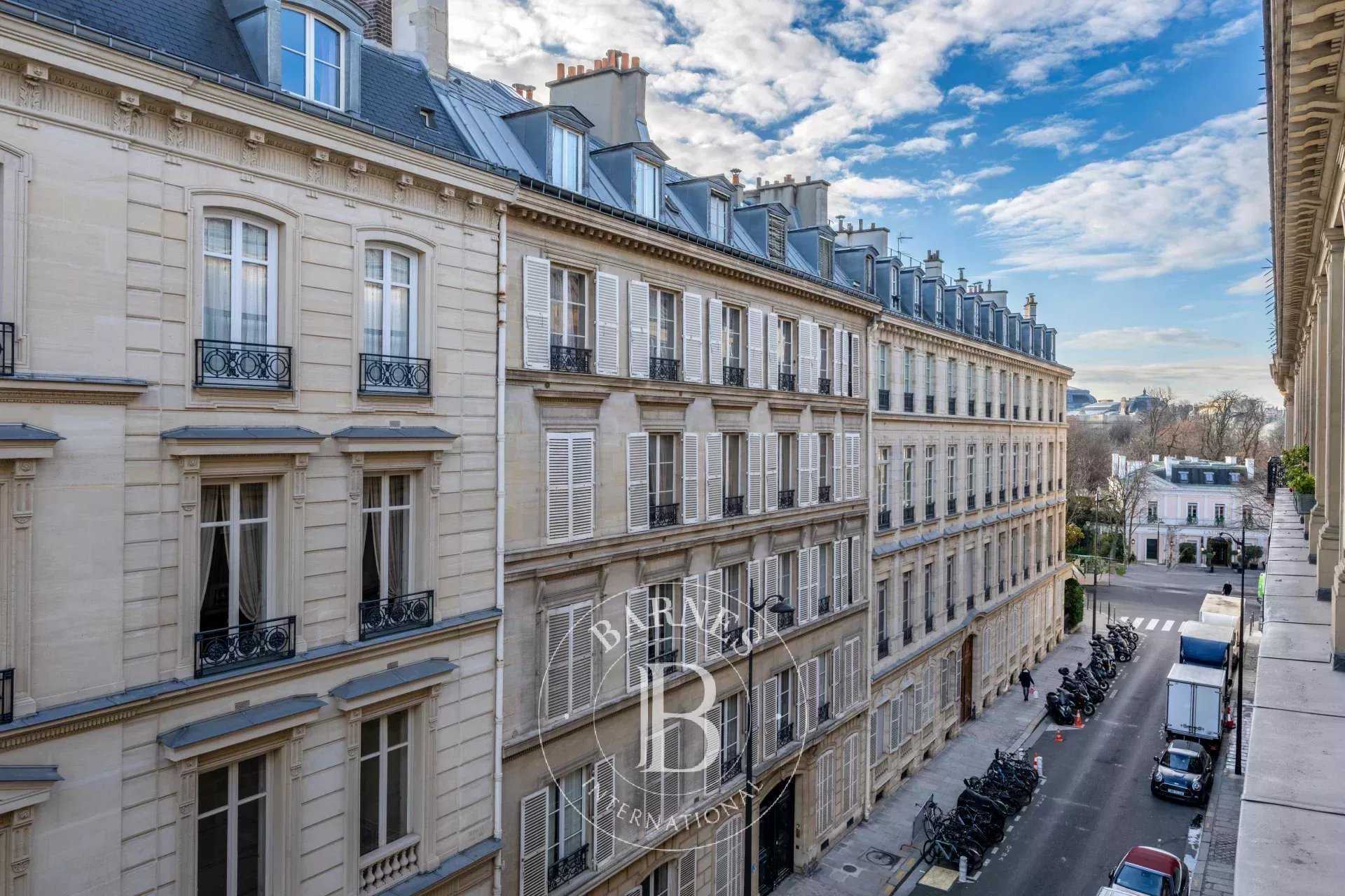 Paris  - Appartement 7 Pi&egrave;ces 4 Chambres