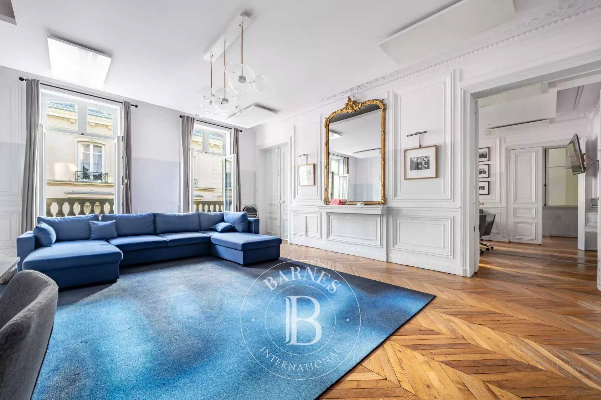 Paris  - Appartement 7 Pi&egrave;ces 4 Chambres