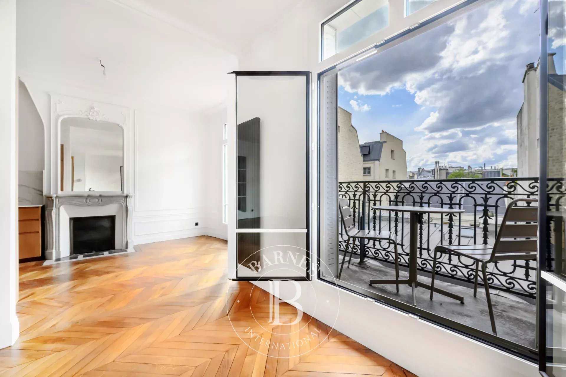 Paris  - Appartement 5 Pièces 3 Chambres