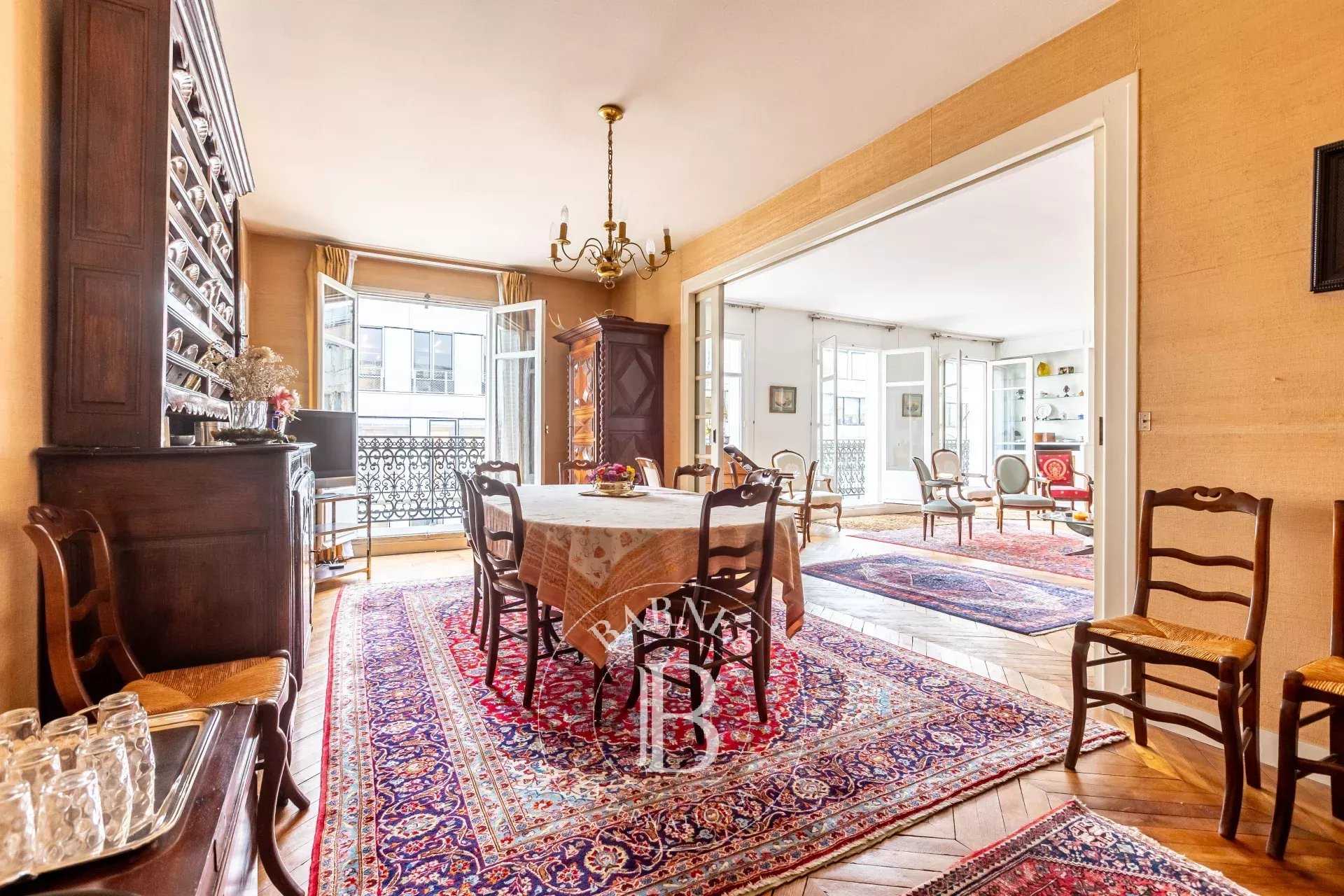 Paris  - Apartment 6 Bedrooms