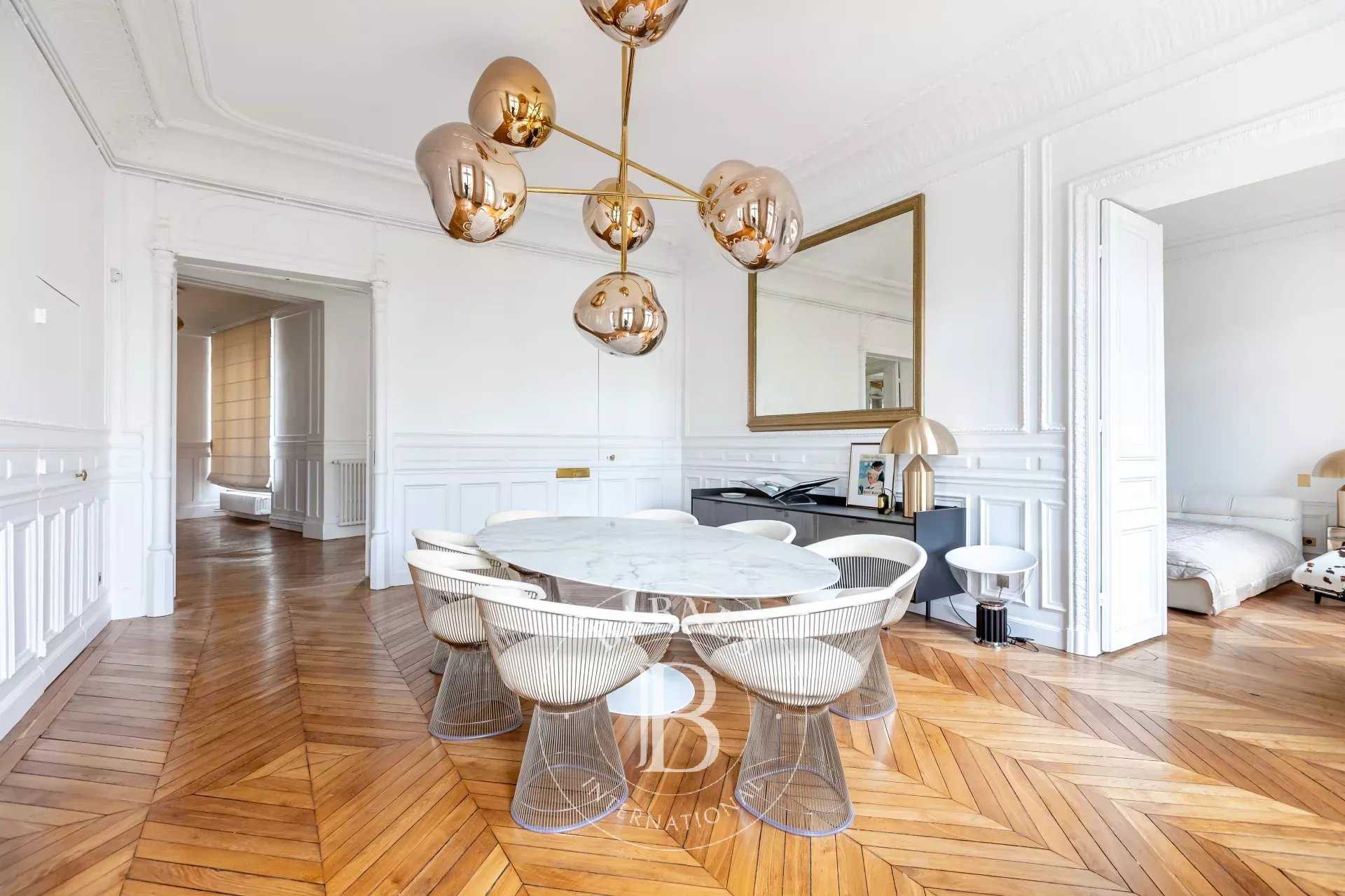 Paris  - Appartement 7 Pi&egrave;ces 4 Chambres