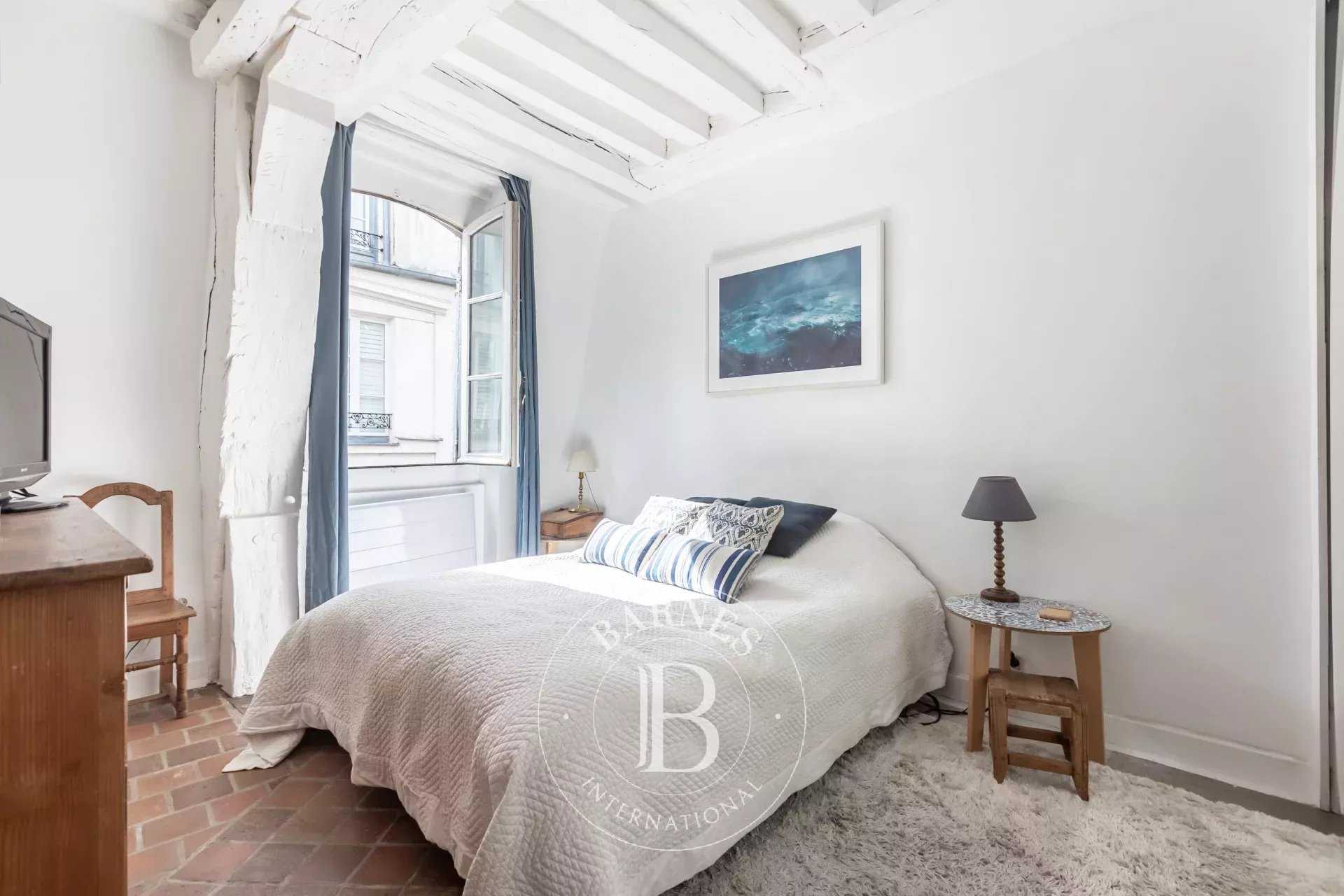 Paris  - Appartement 5 Pièces 4 Chambres
