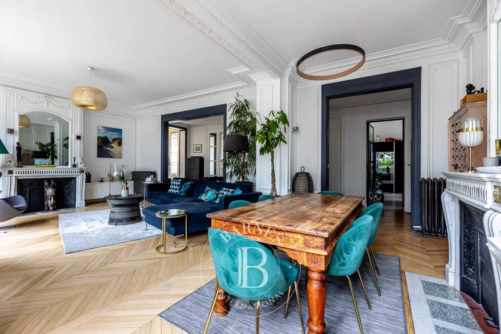 Paris  - Apartment 4 Bedrooms