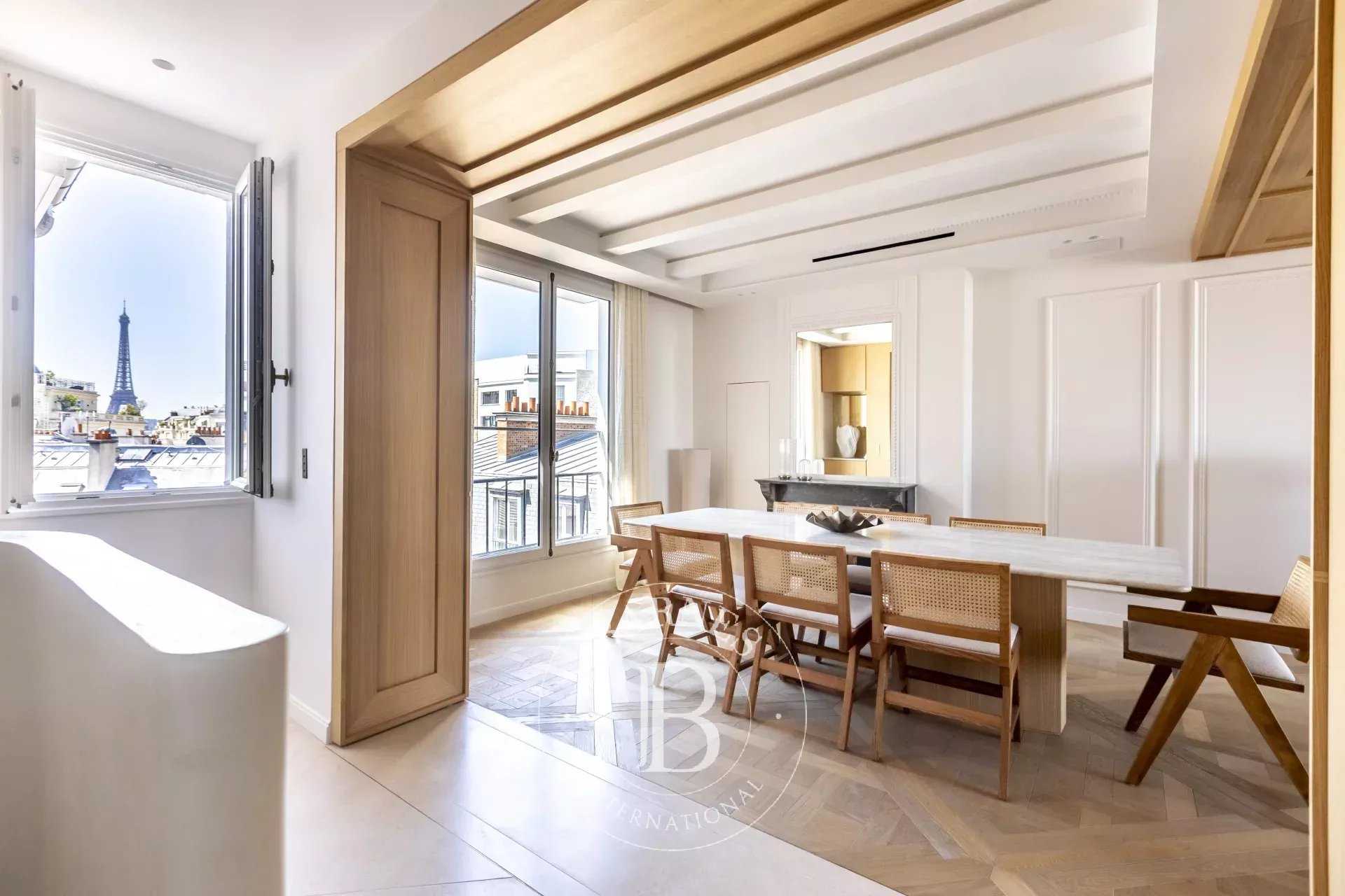 Paris  - Appartement 4 Pièces 2 Chambres