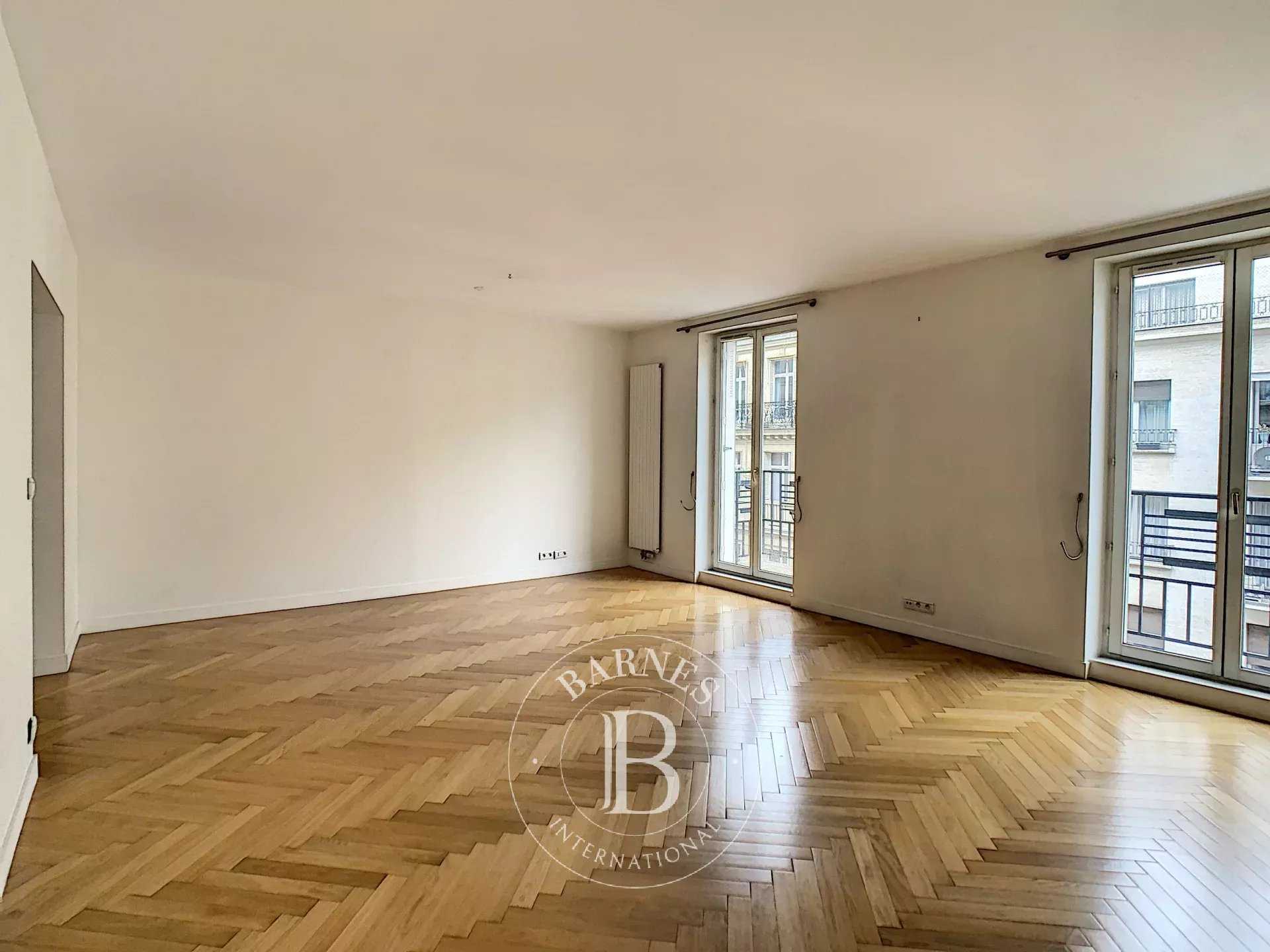 Paris  - Apartment 3 Bedrooms