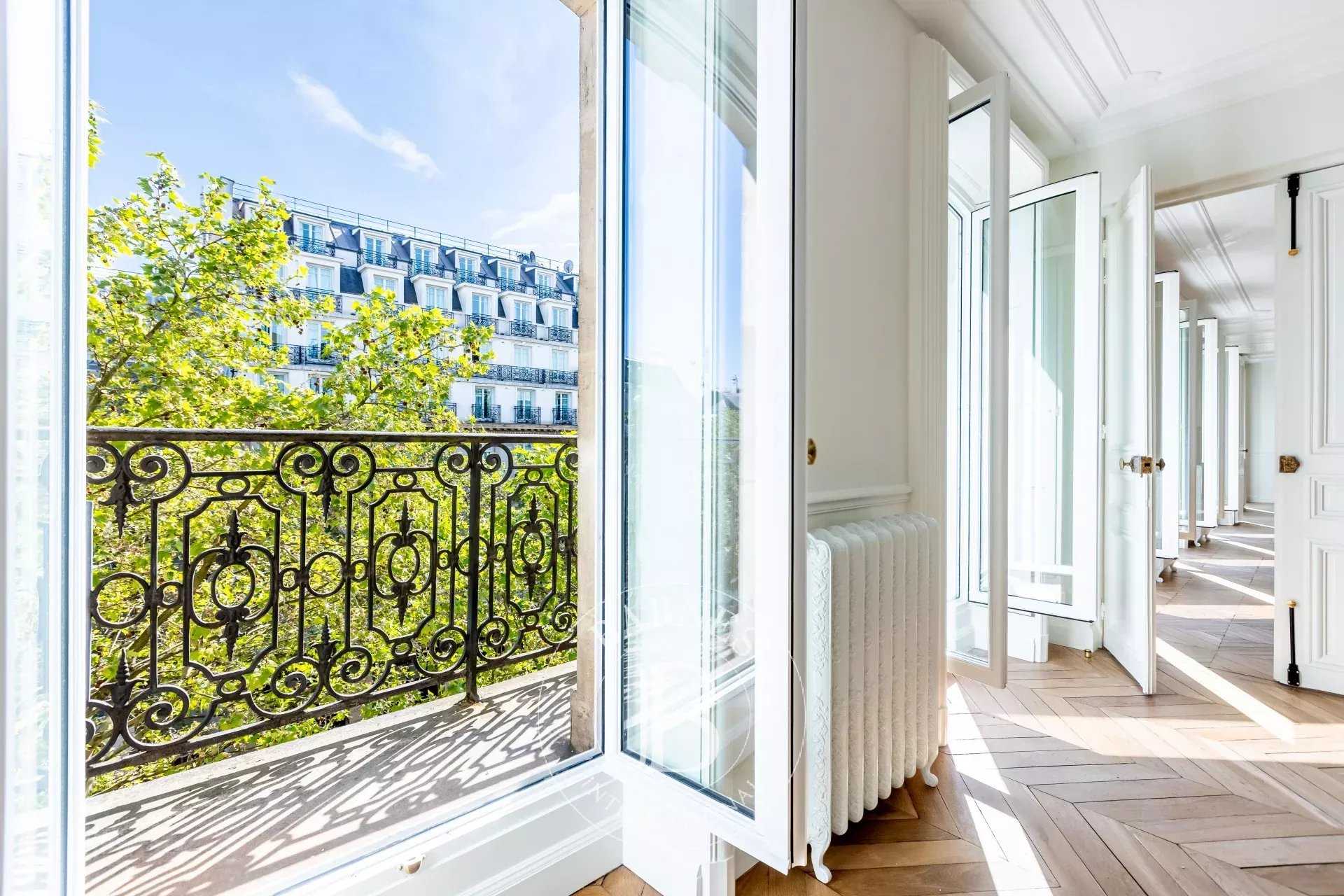 Paris  - Apartment 4 Bedrooms