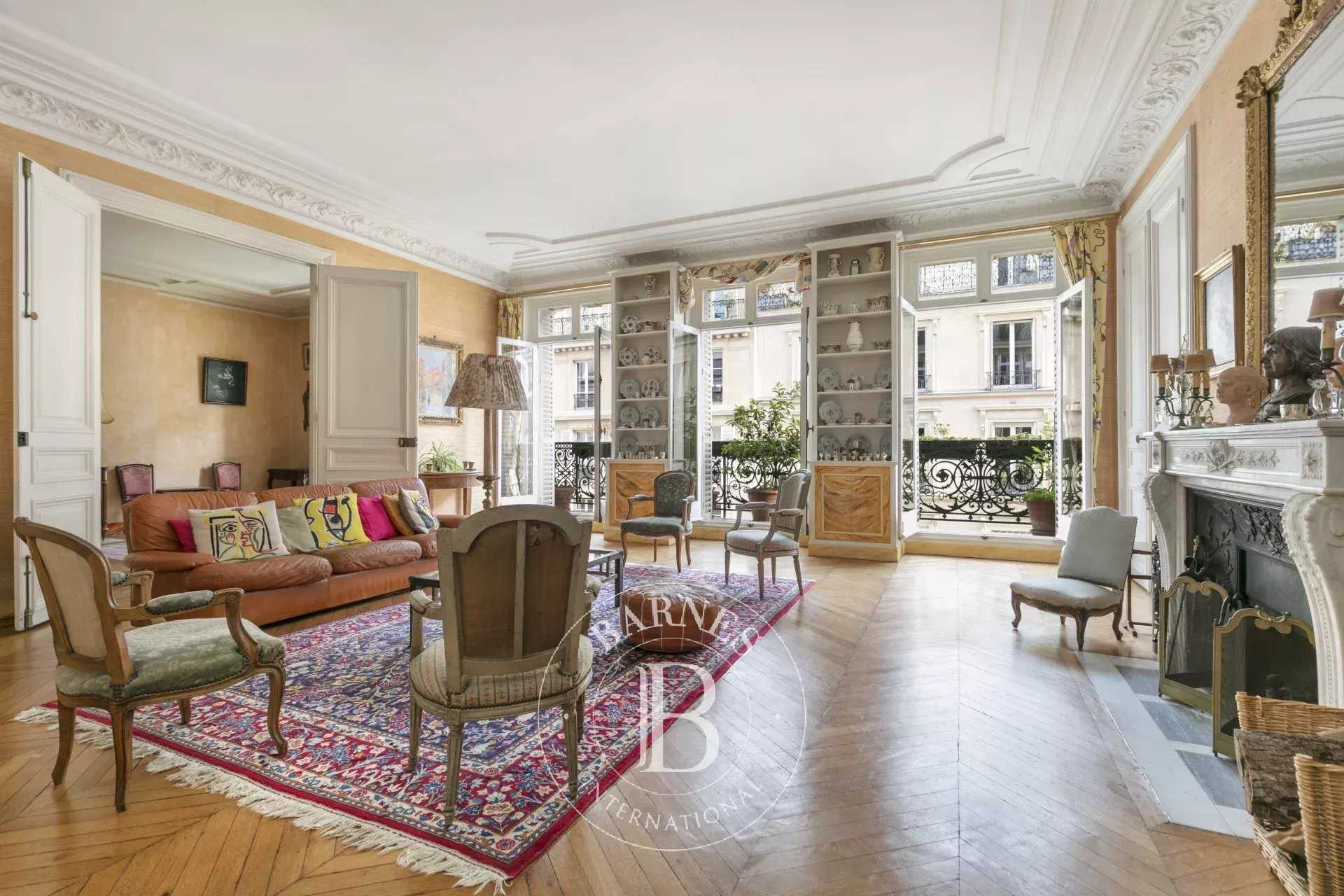 Paris  - Apartment 5 Bedrooms