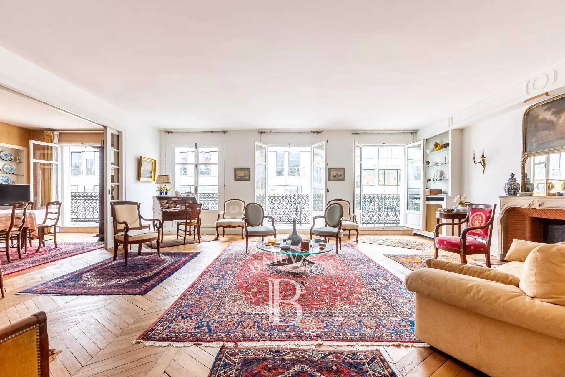 Paris  - Apartment 6 Bedrooms