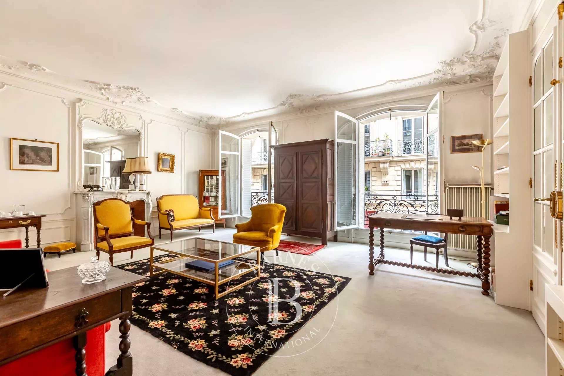 Paris  - Appartement 7 Pièces 4 Chambres
