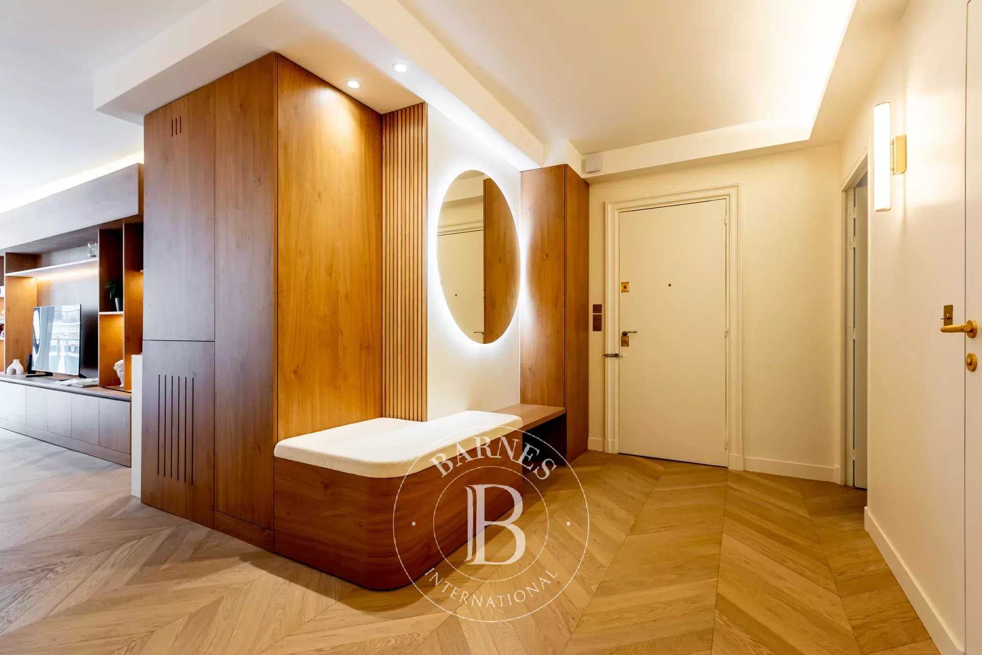 Paris  - Appartement 3 Pièces 2 Chambres