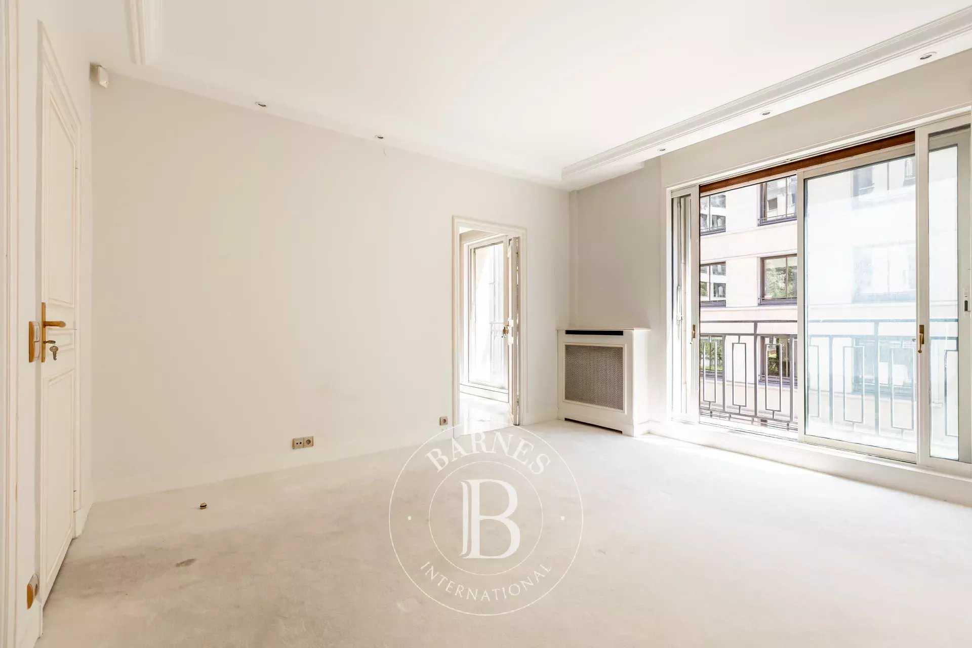 Paris  - Apartment 3 Bedrooms
